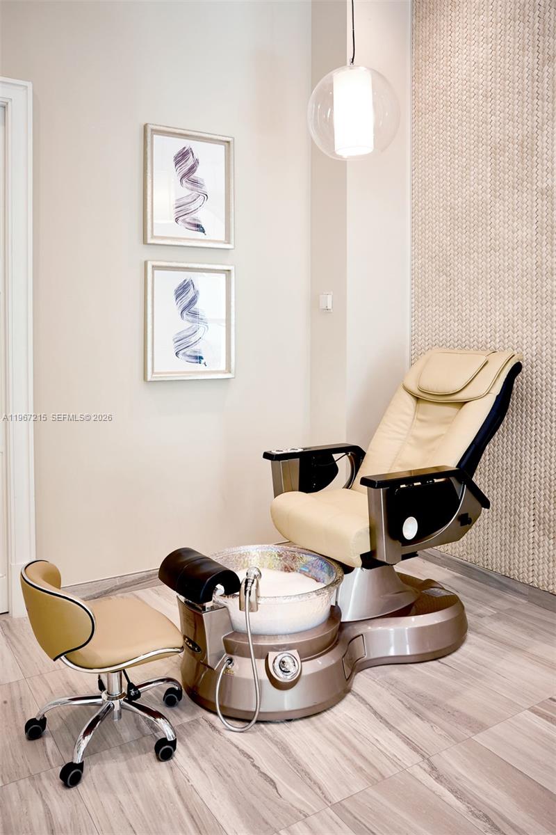 789 Crandon Blvd # 1001