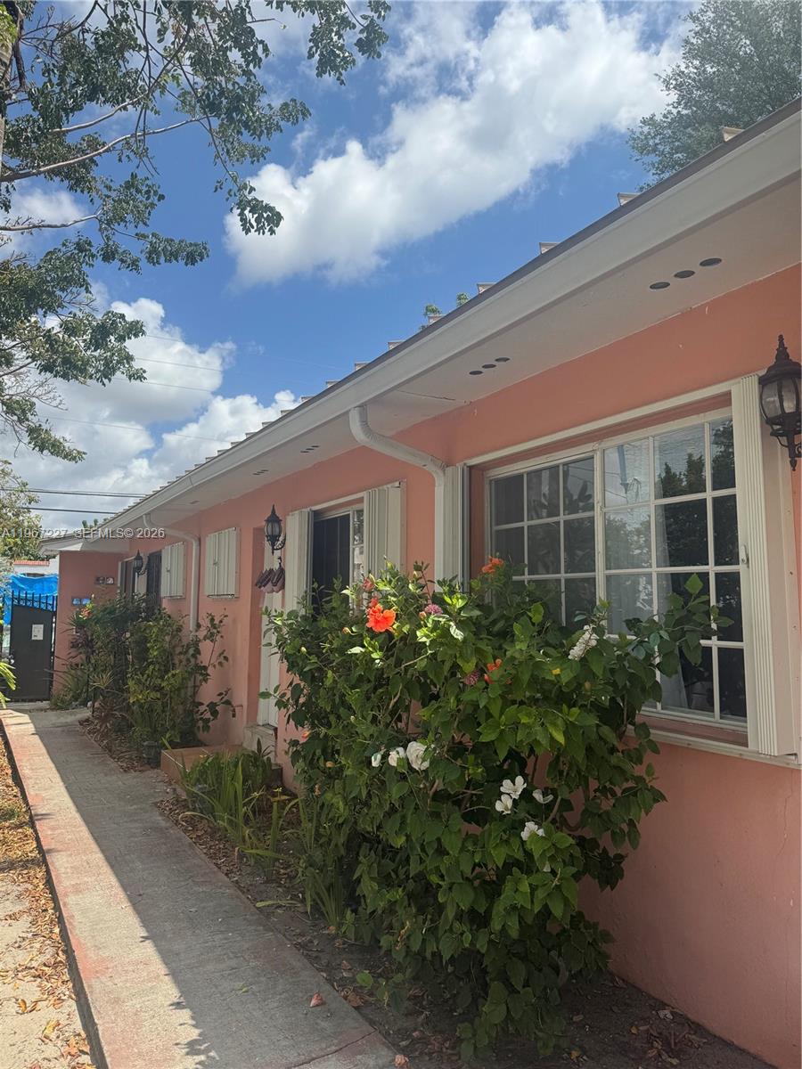 1020 SW 5th St # 6