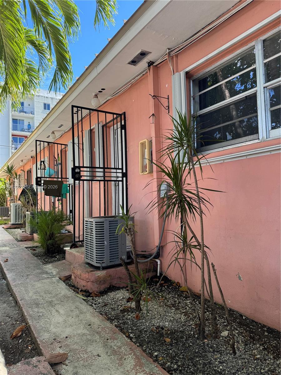 1020 SW 5th St # 6