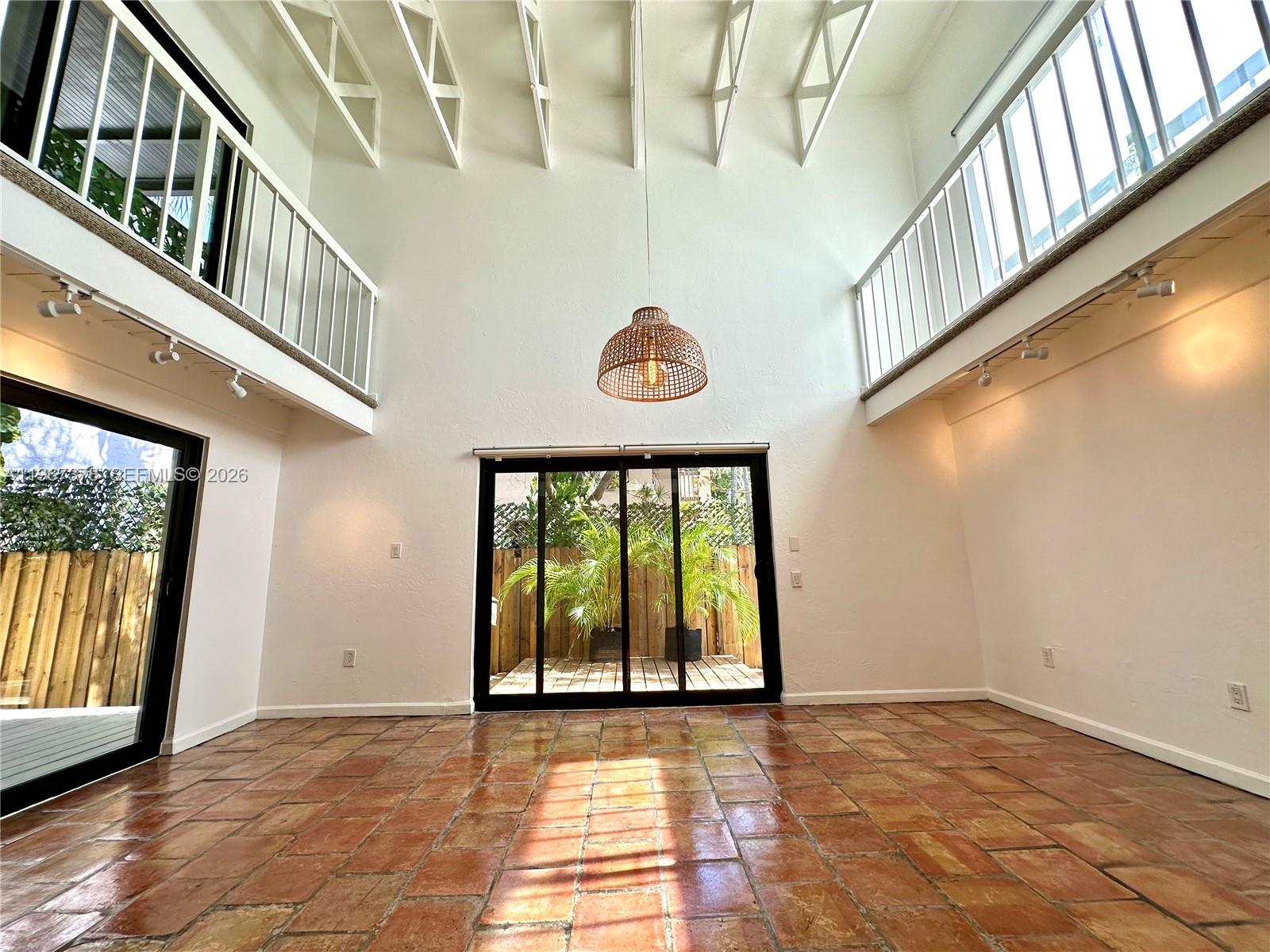 3147 Jackson Ave # 3147