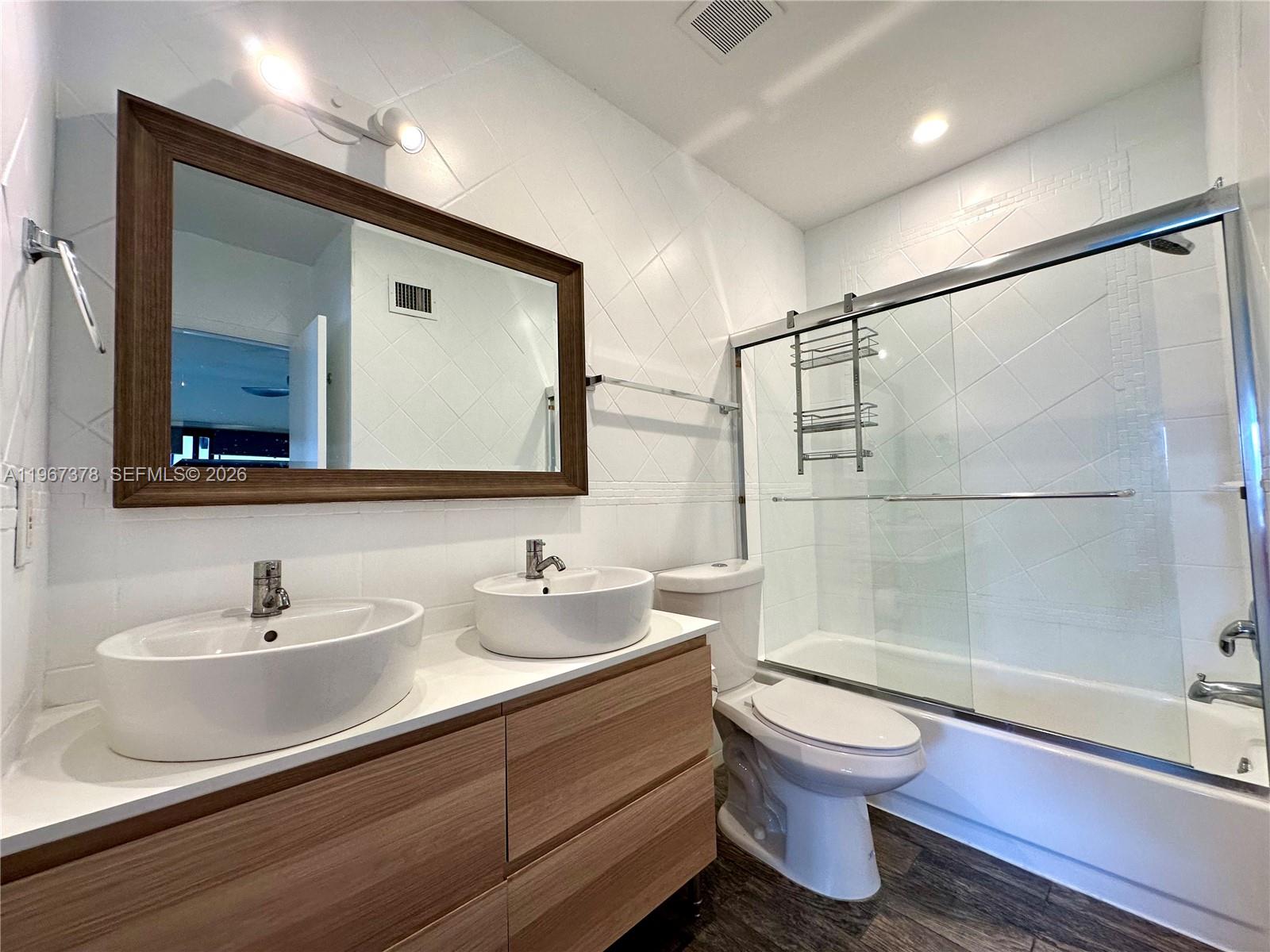 3147 Jackson Ave # 3147