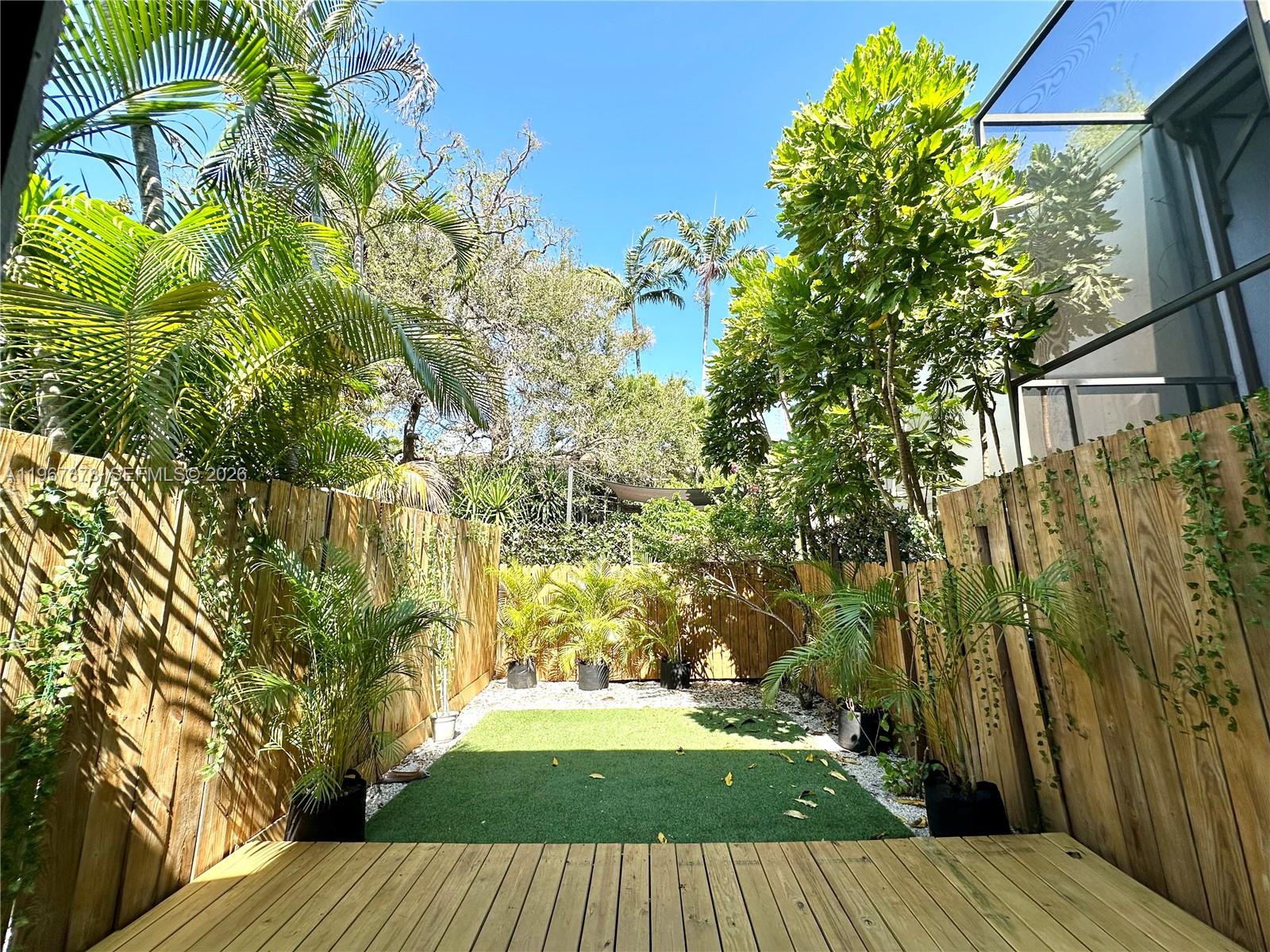 3147 Jackson Ave # 3147