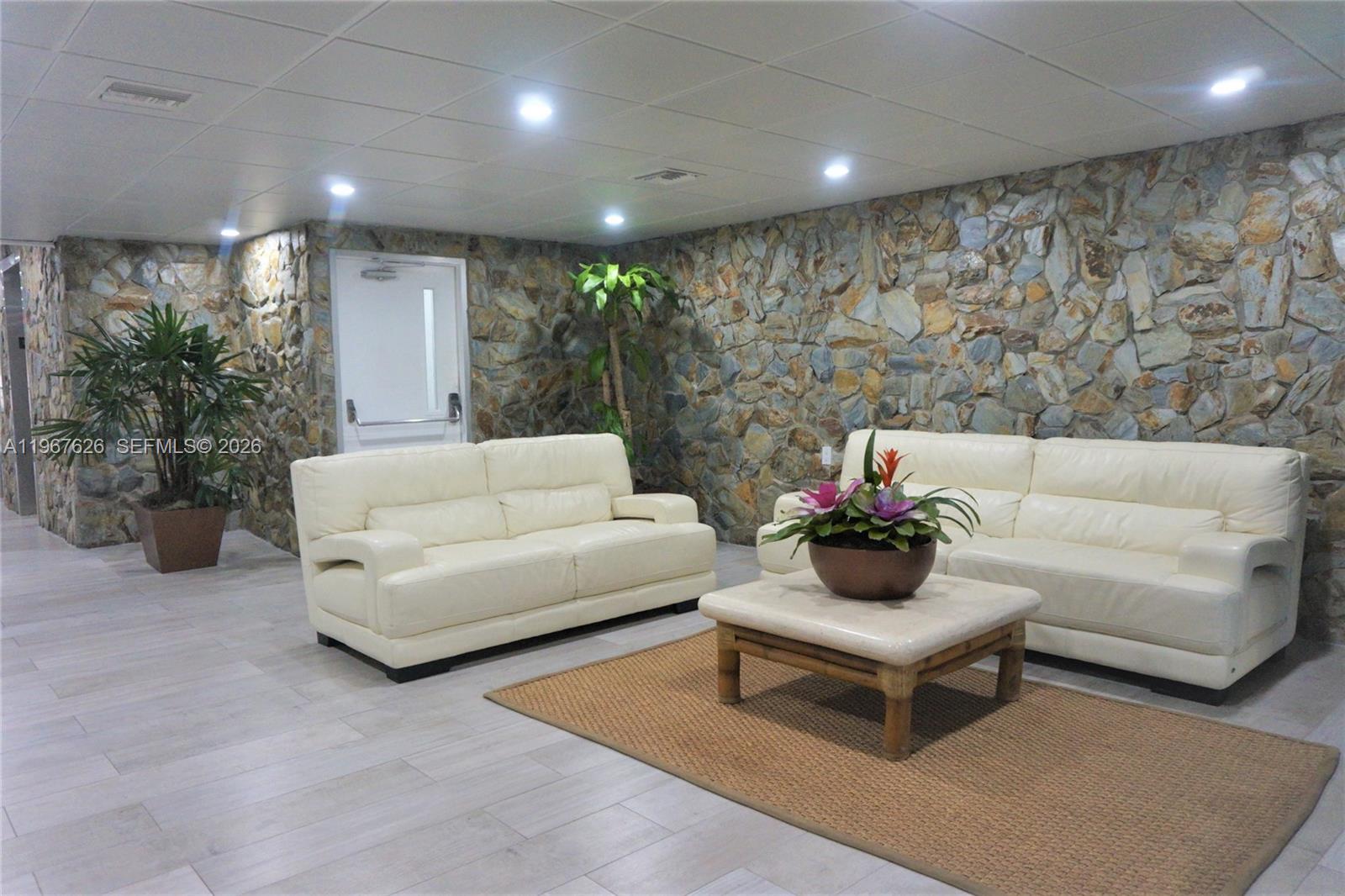 210 Sea View Dr # 408