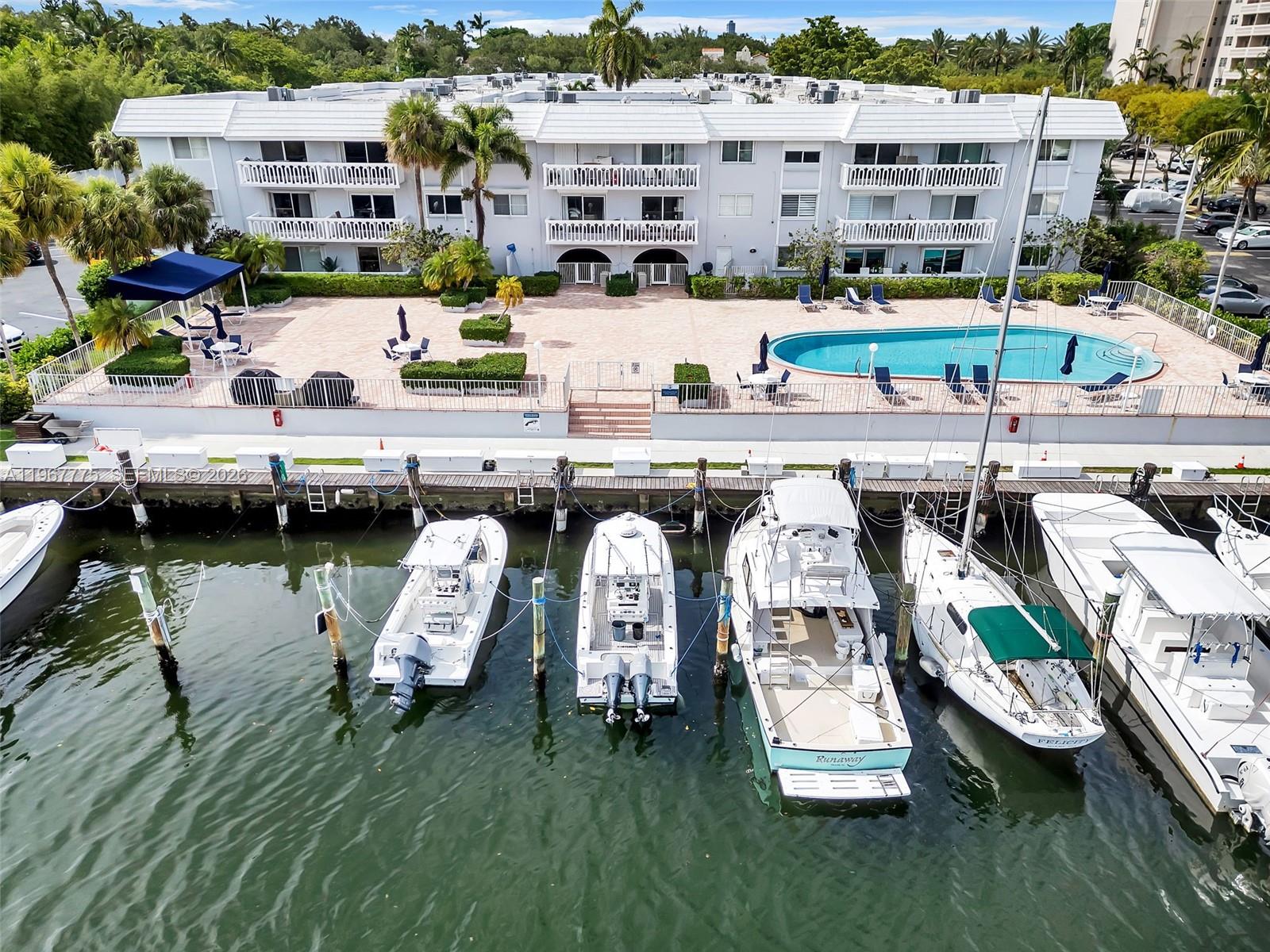 100 Edgewater Dr # 240