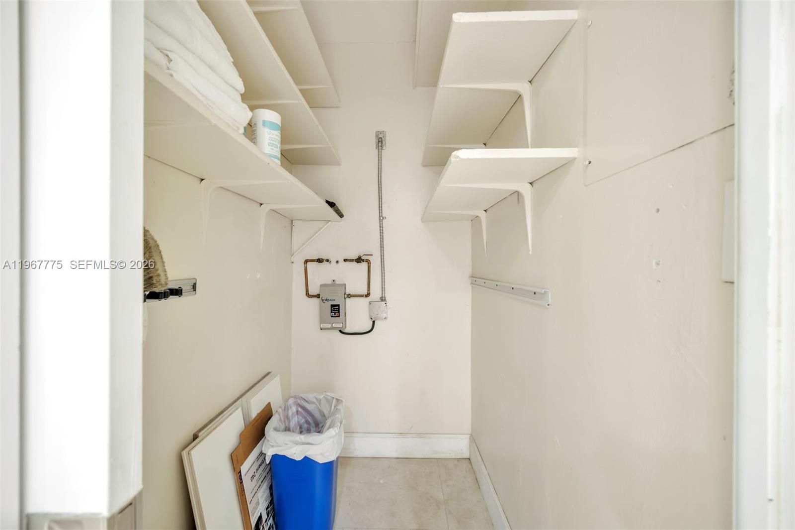 100 Edgewater Dr # 240