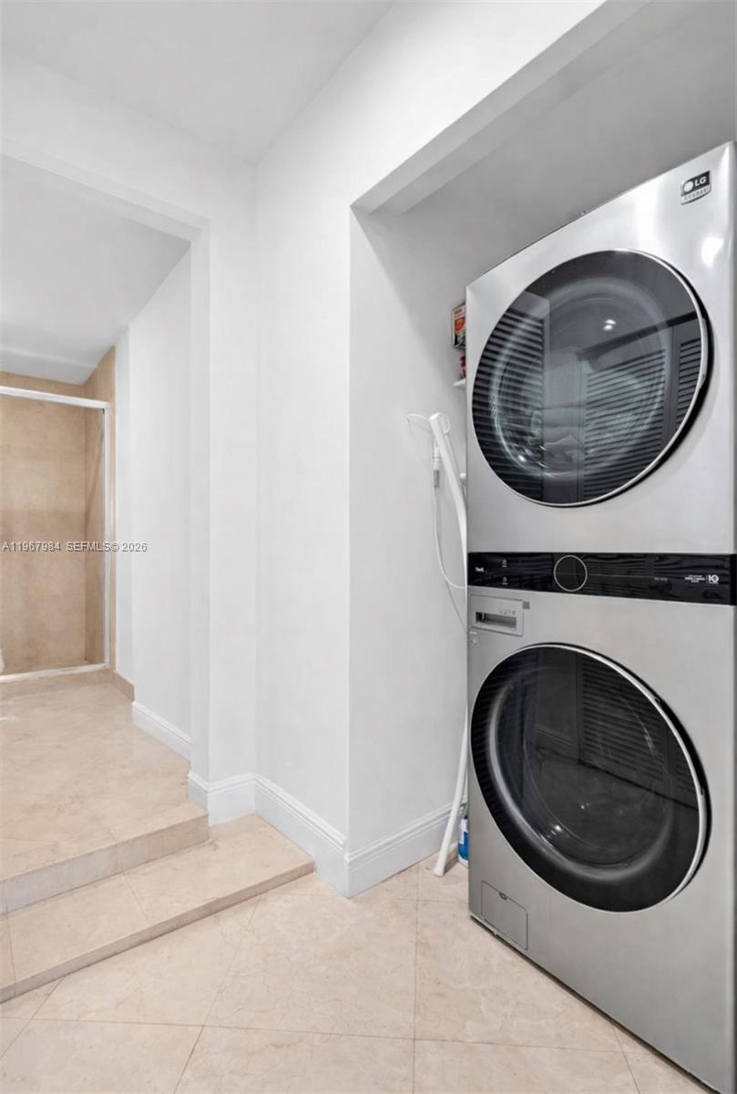 781 Crandon Blvd # 106