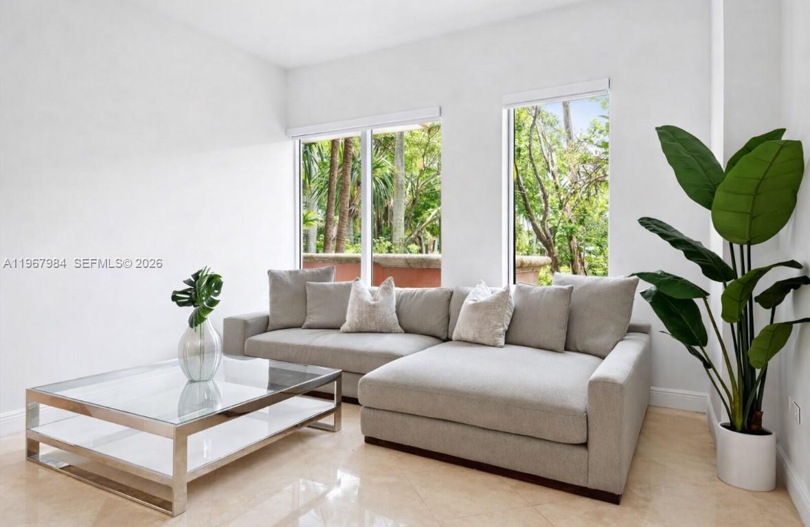 781 Crandon Blvd # 106