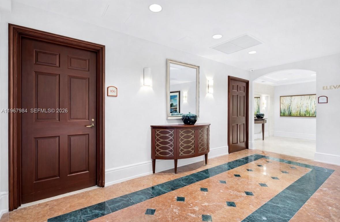 781 Crandon Blvd # 106