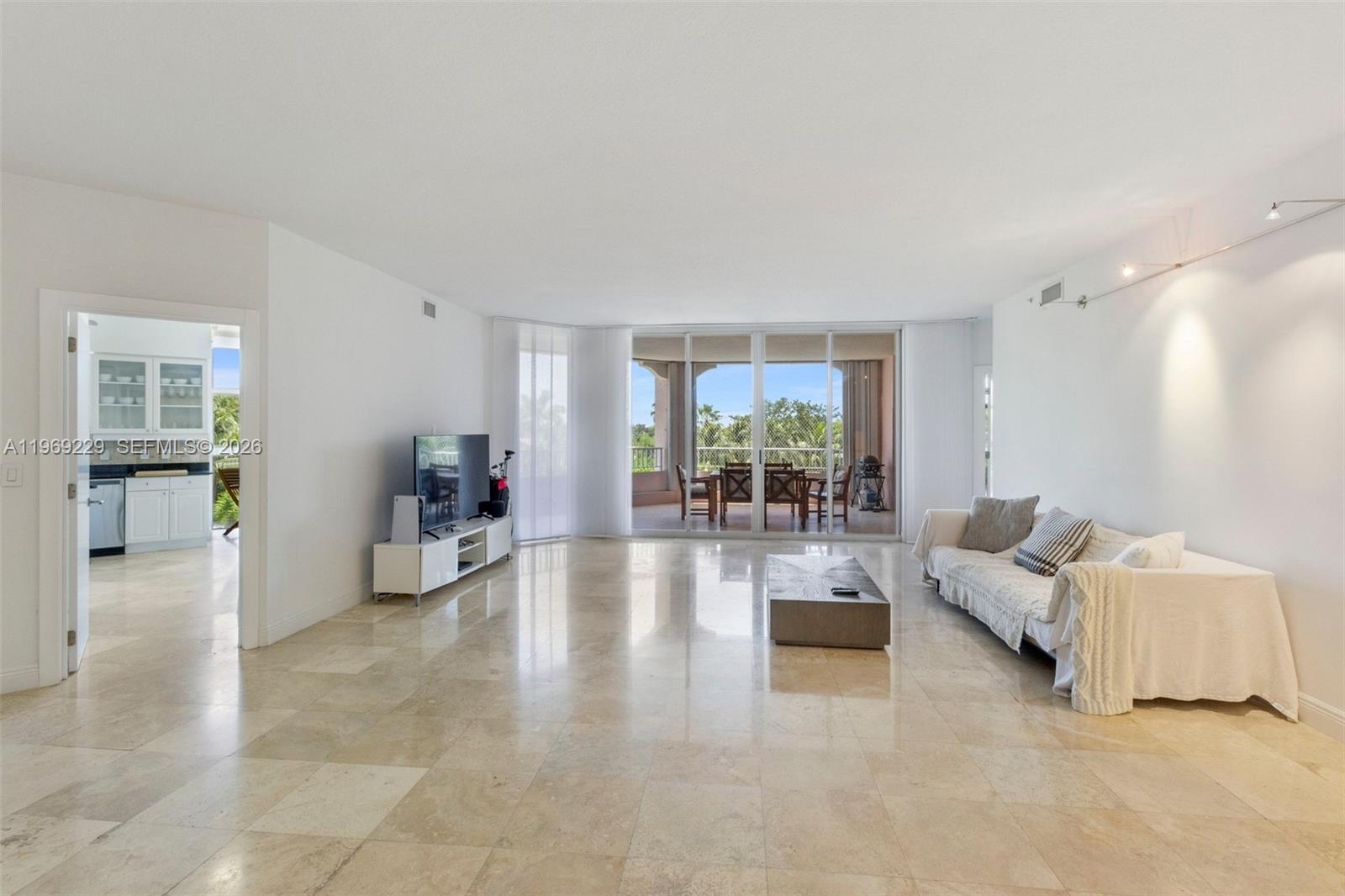 749 CRANDON BL # 411