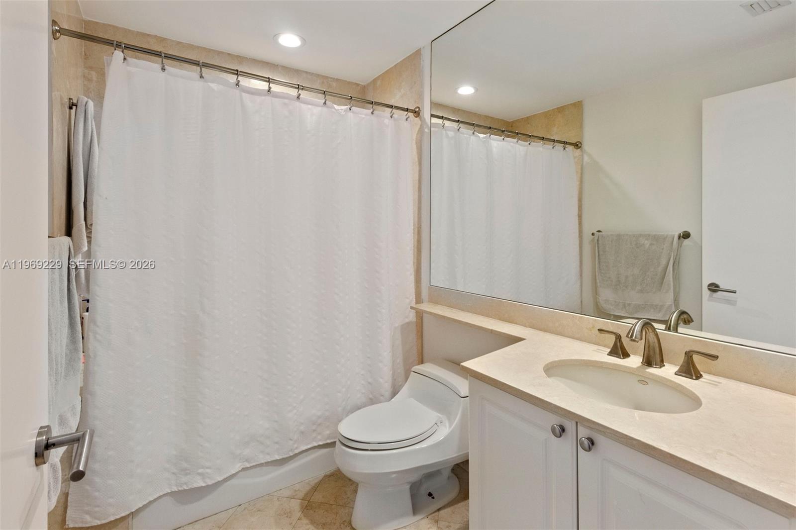 749 CRANDON BL # 411