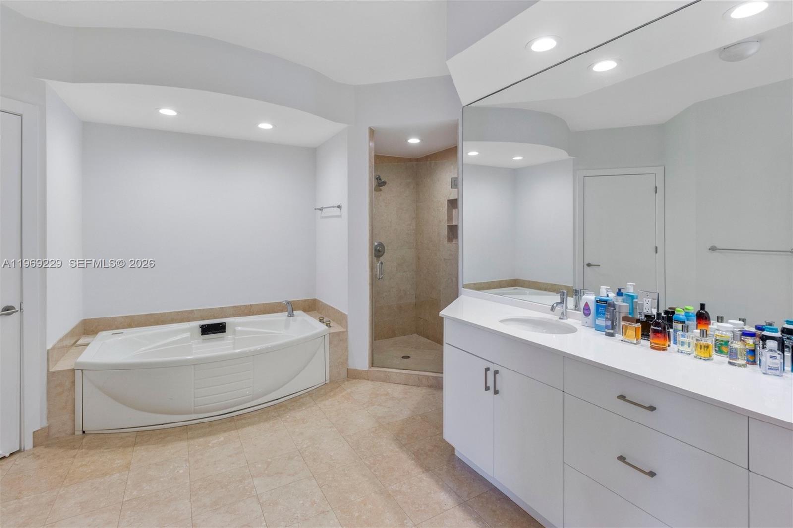 749 CRANDON BL # 411