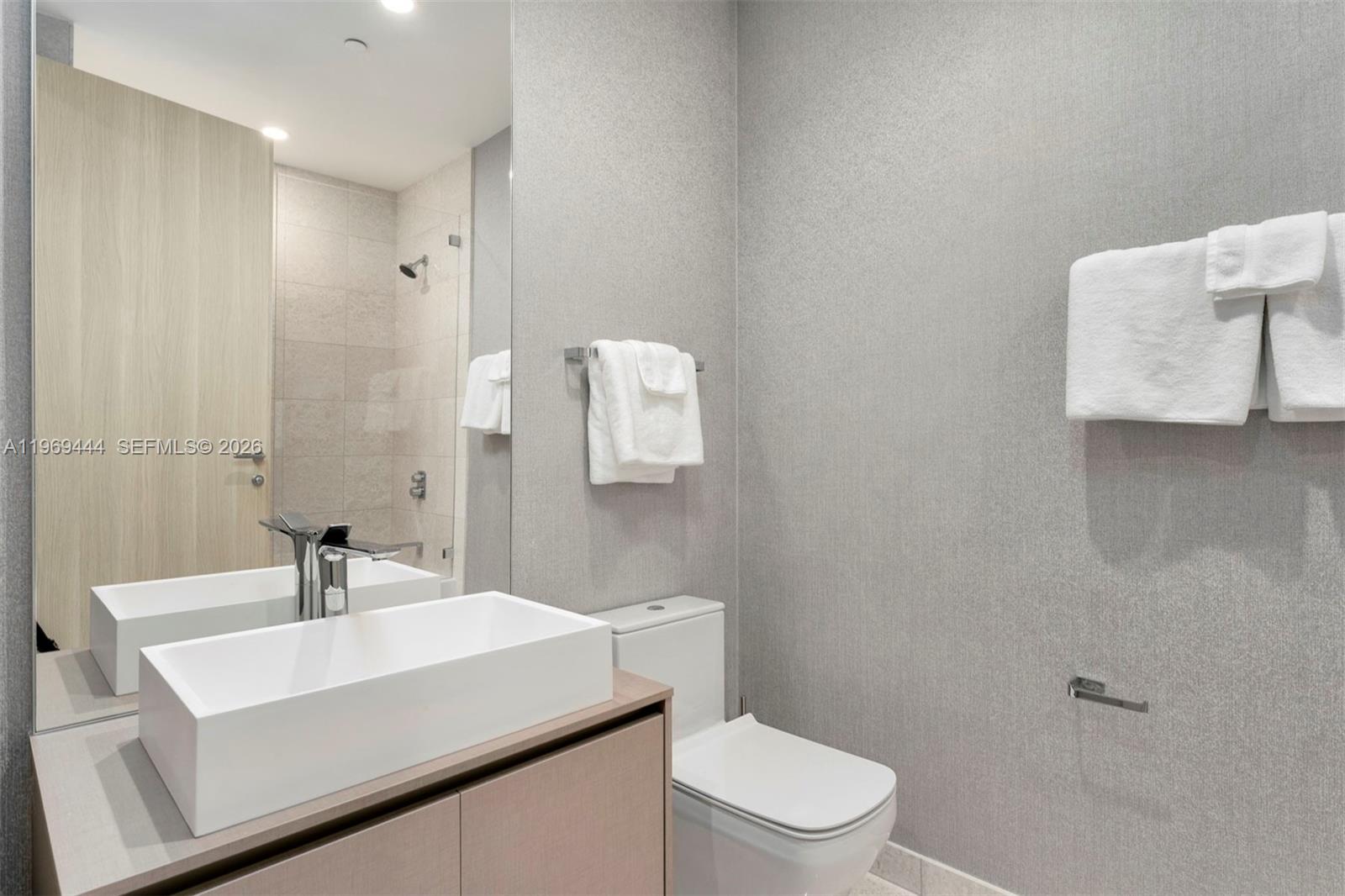 1000 Brickell Plz Unit: PH6108