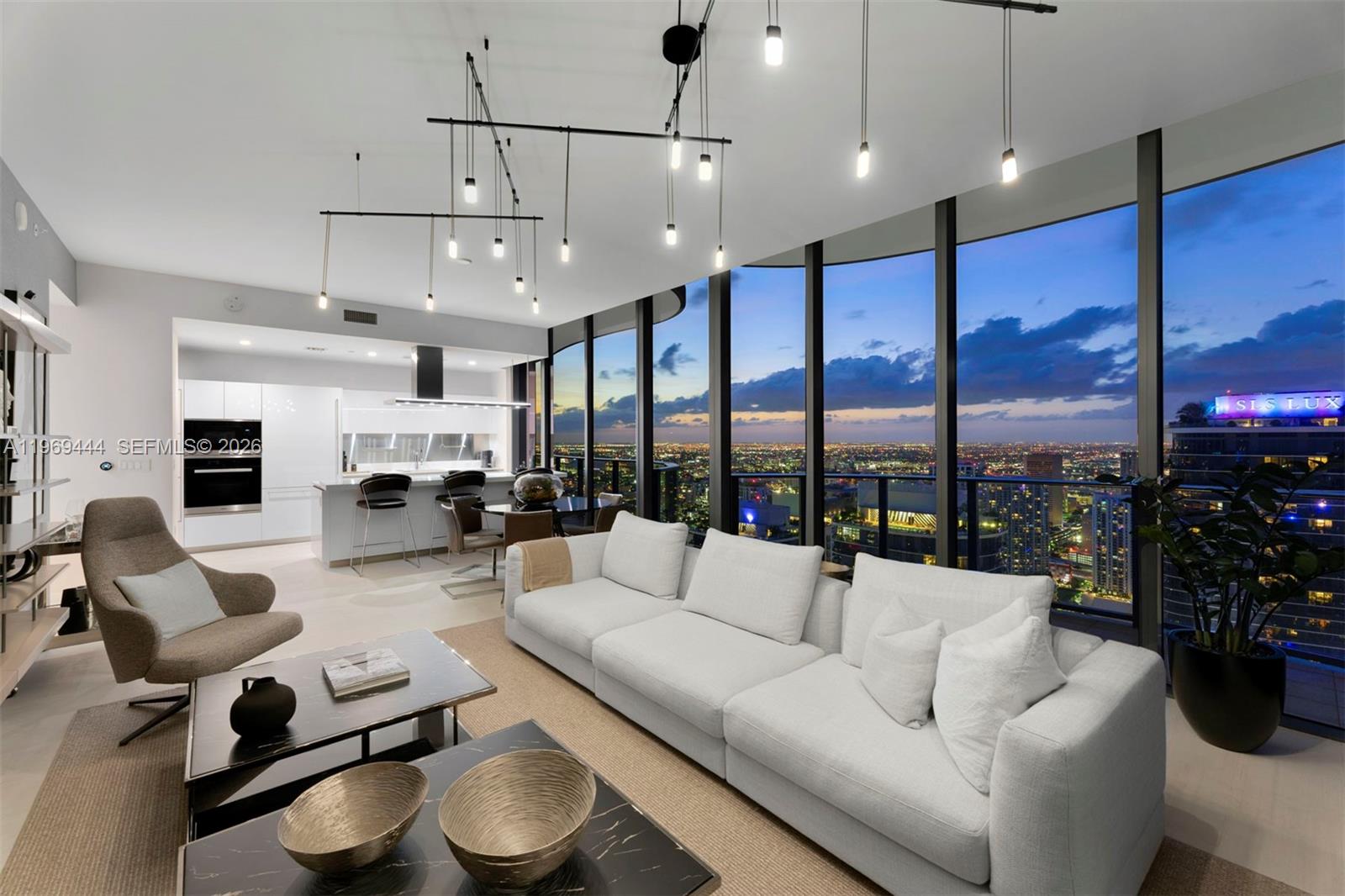 1000 Brickell Plz Unit: PH6108