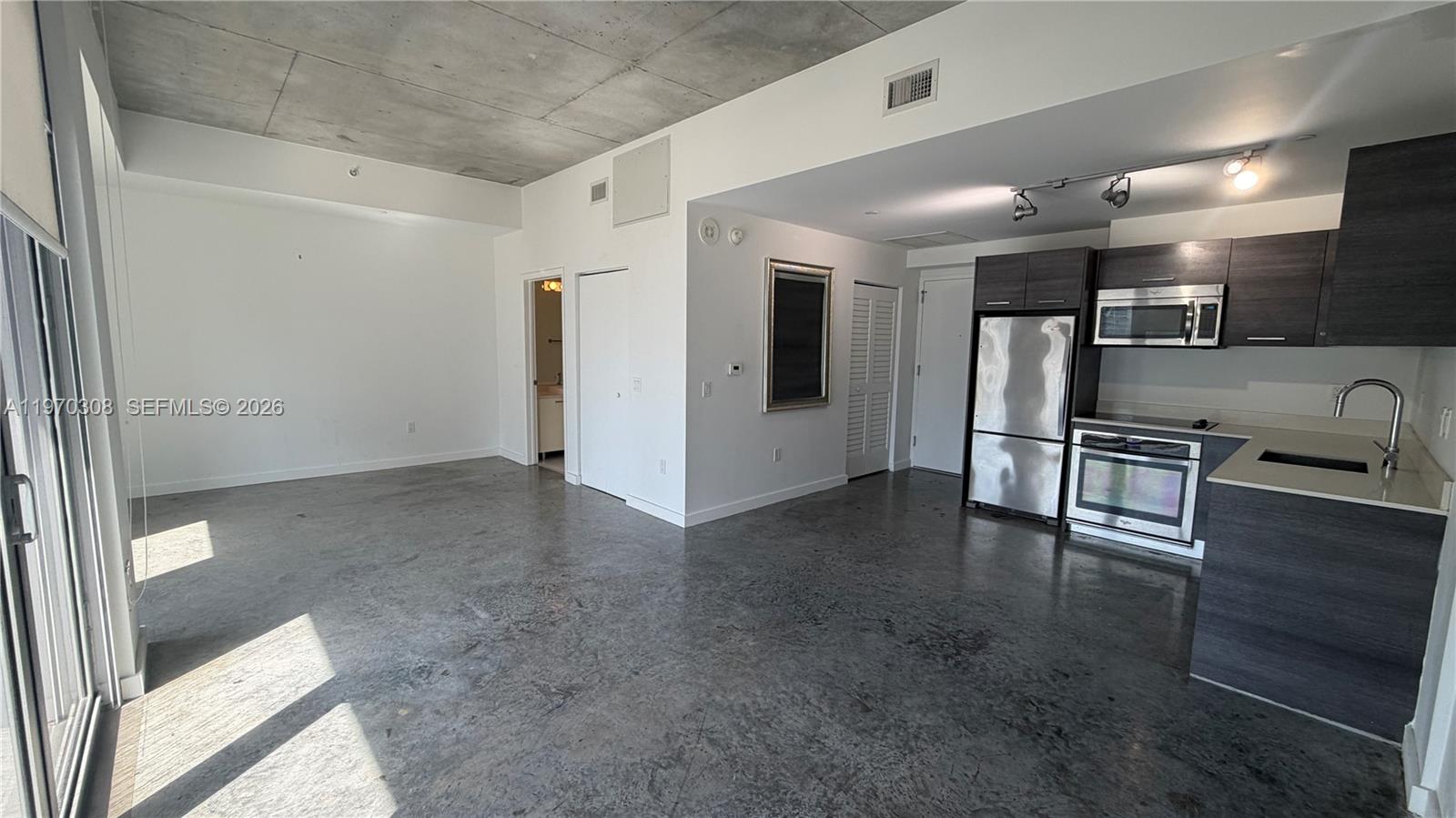 151 SE 1st St # 1809