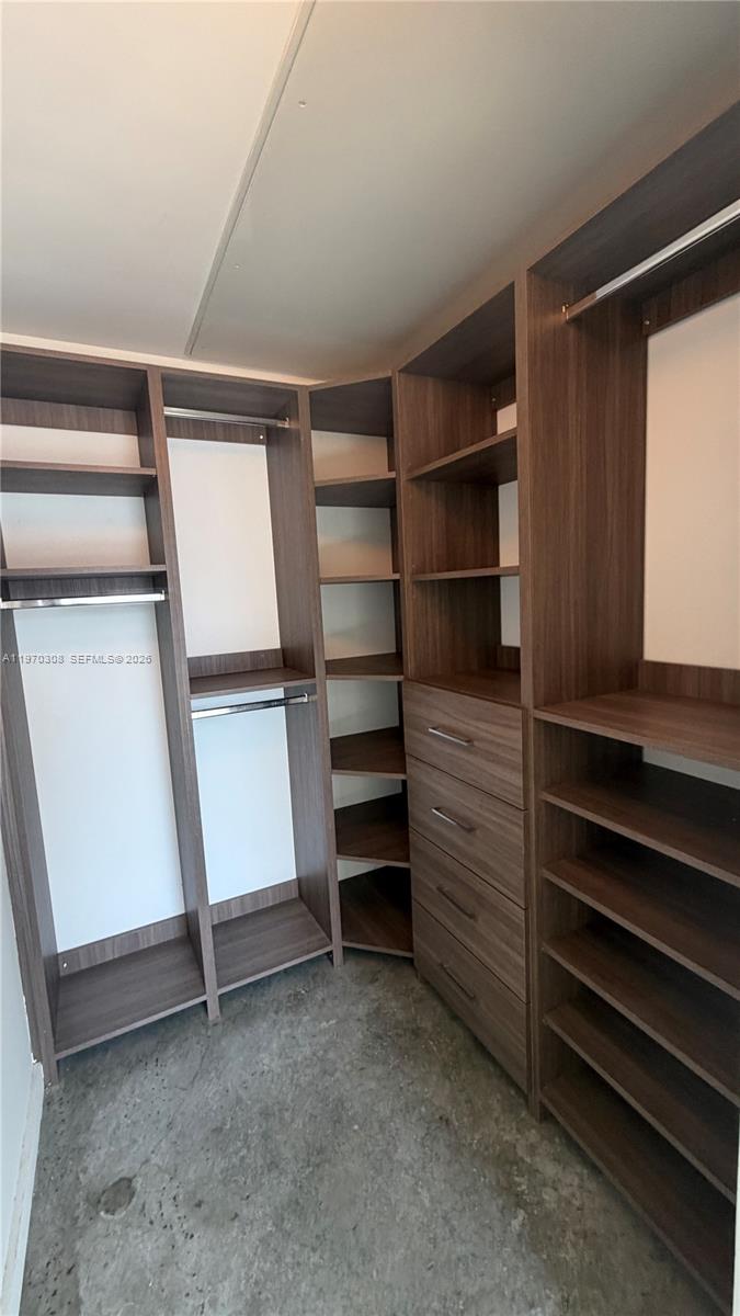 151 SE 1st St # 1809