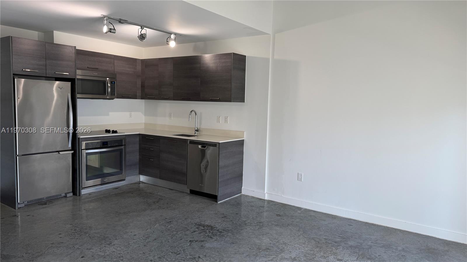 151 SE 1st St # 1809