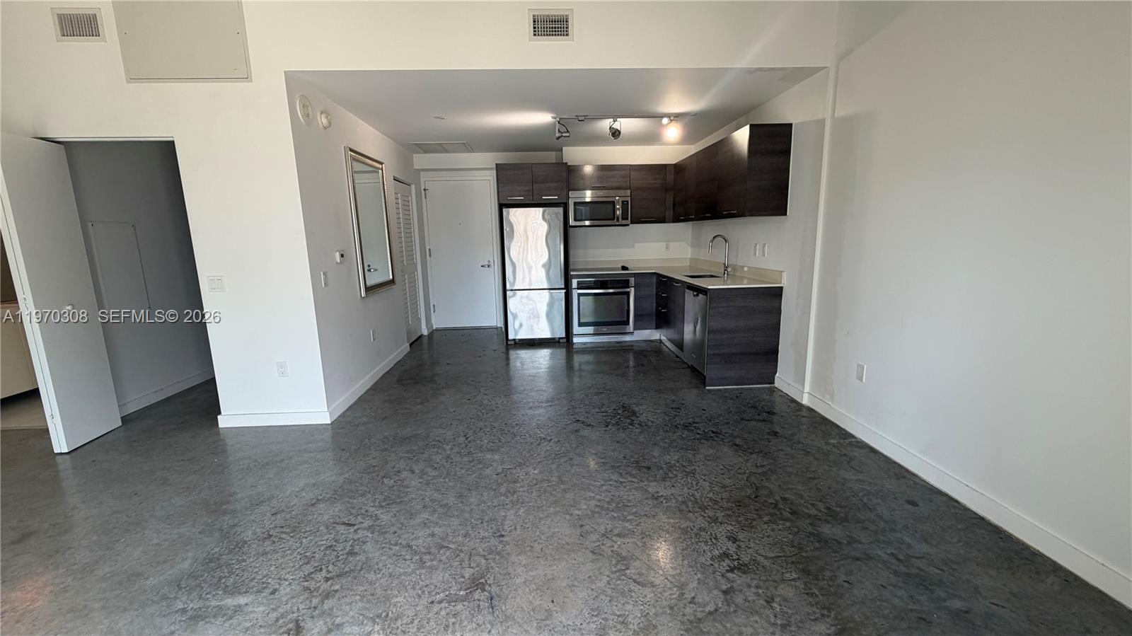 151 SE 1st St # 1809