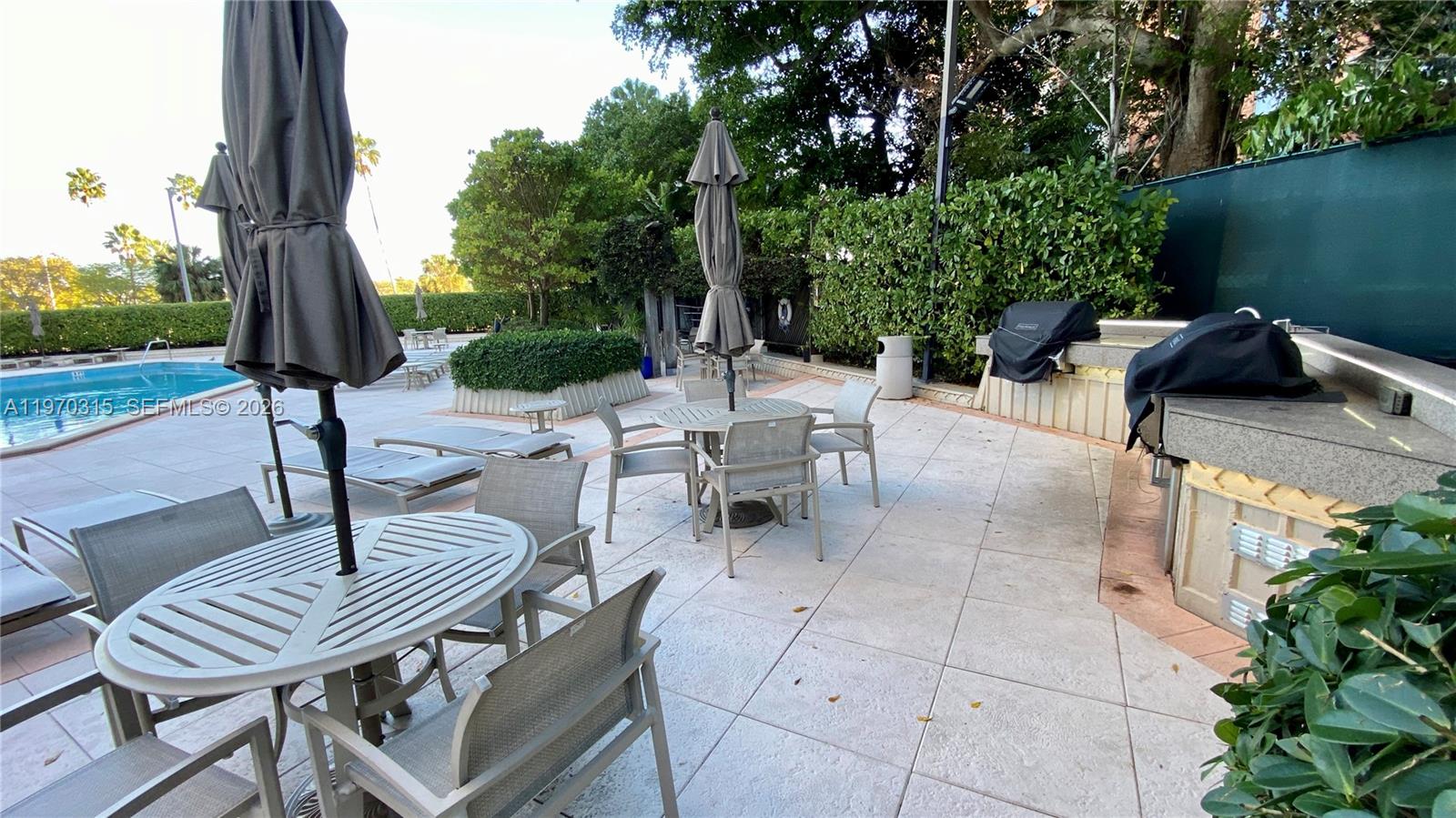 2901 S Bayshore Dr # 2H