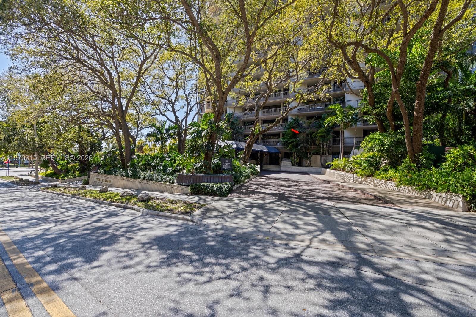 2901 S Bayshore Dr # 2H