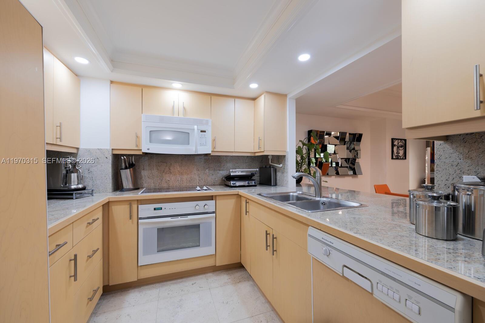 2901 S Bayshore Dr # 2H