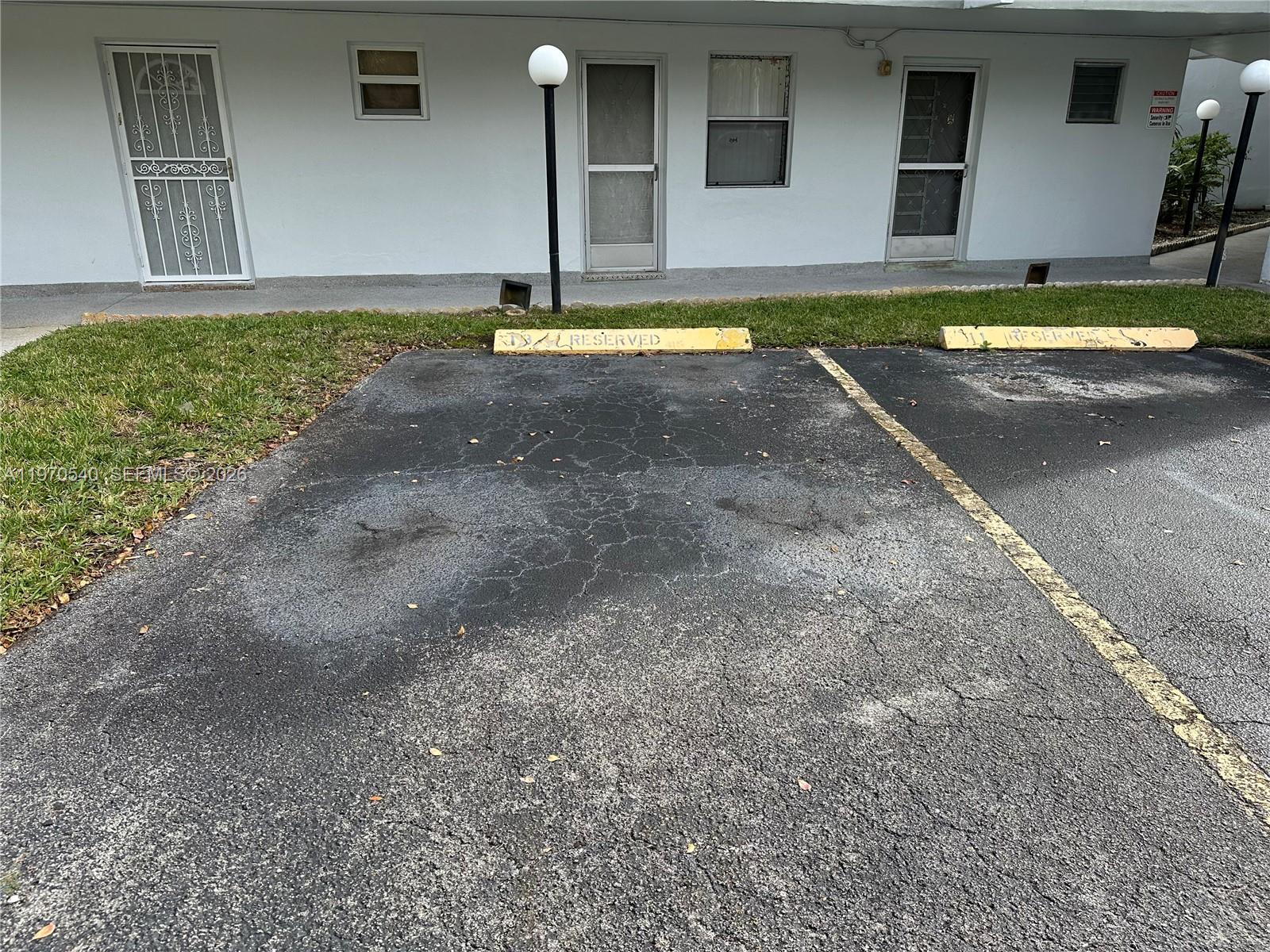 1351 NE 191st St # E107