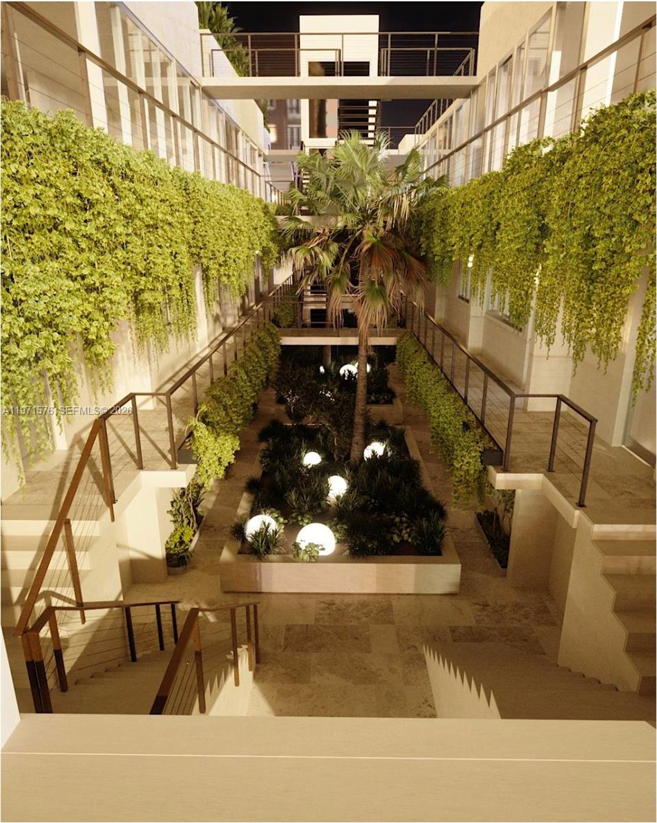 250 Collins Ave # 209