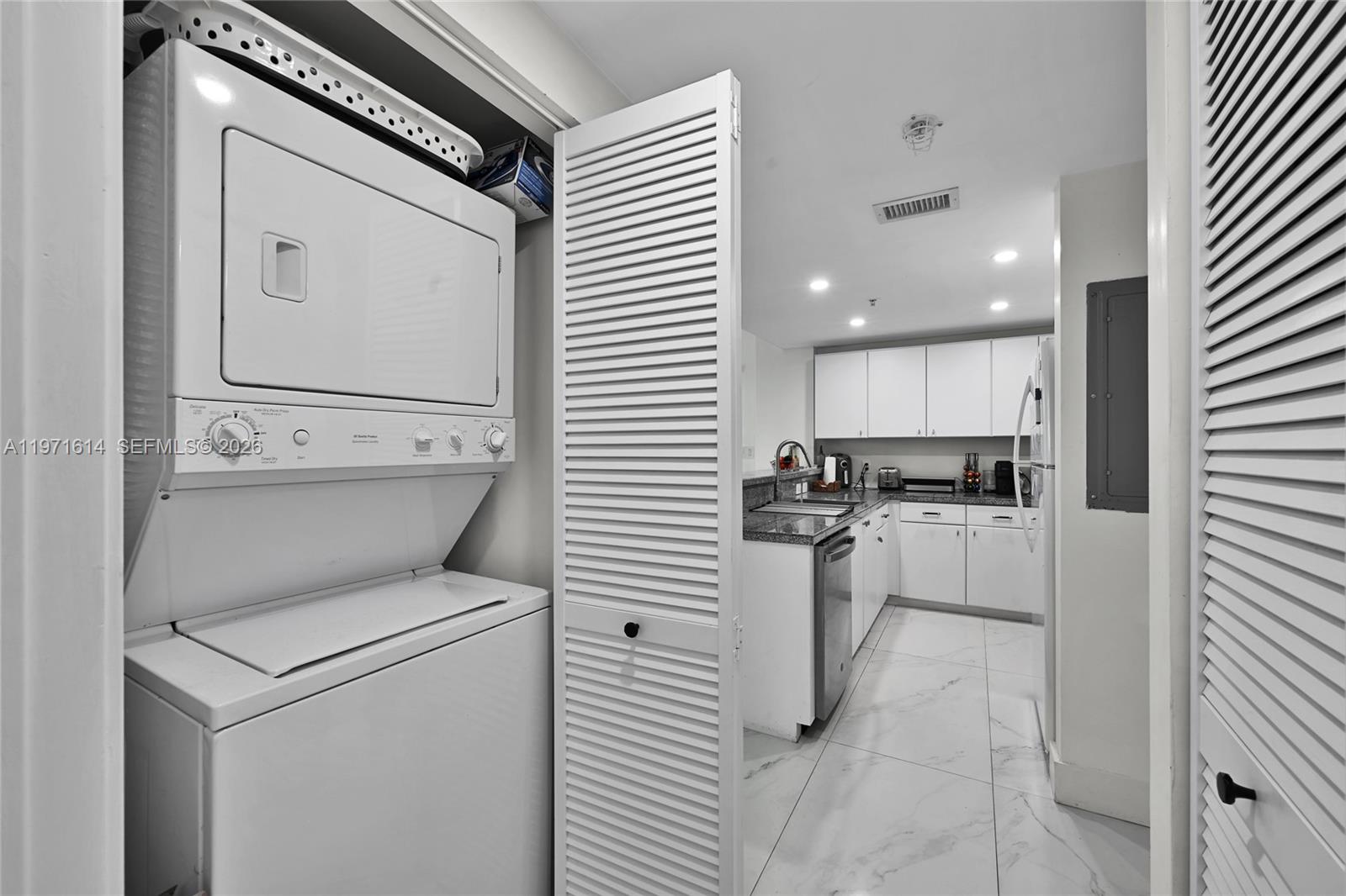 2740 SW 28th Ter # 202