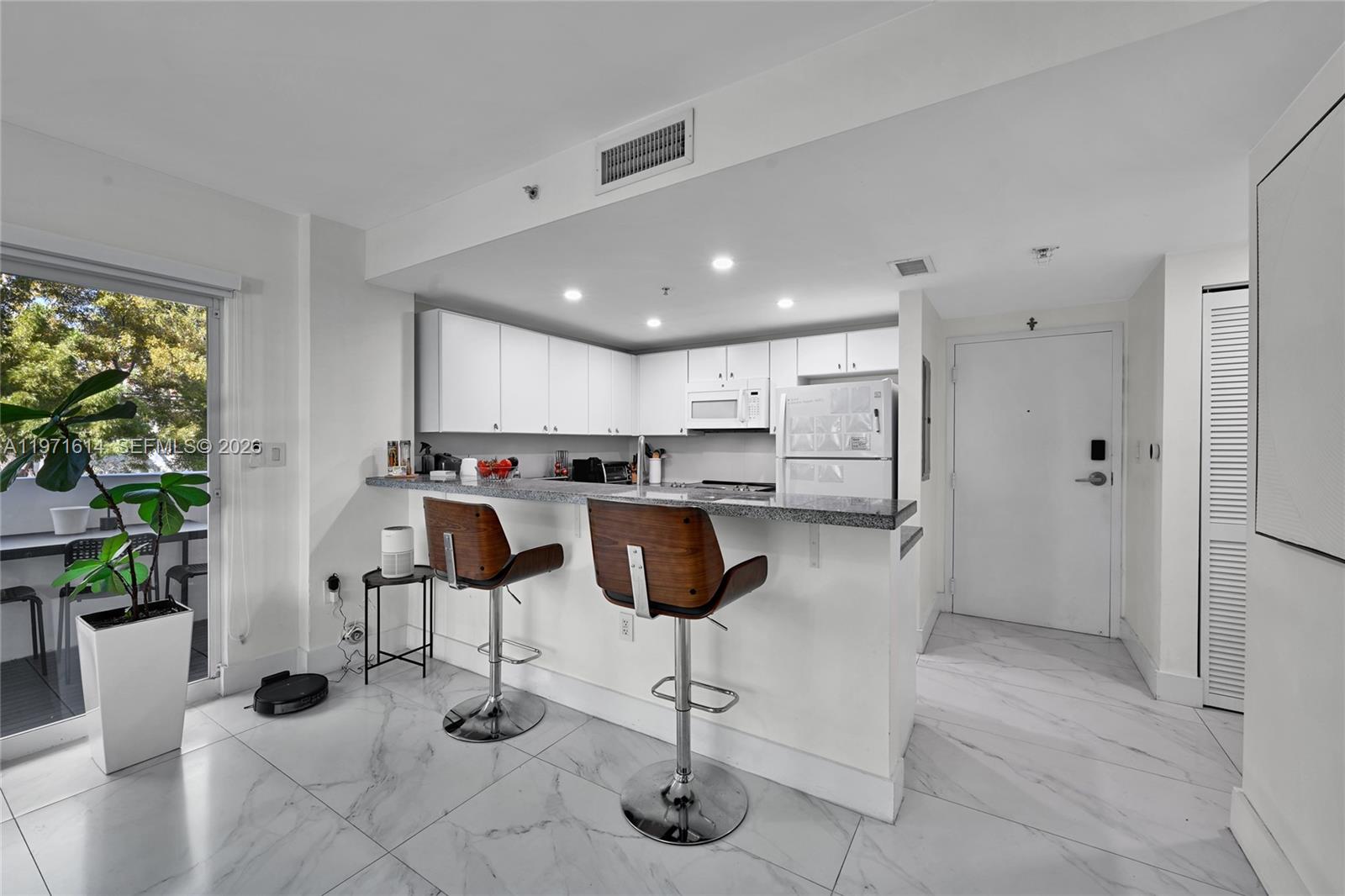 2740 SW 28th Ter # 202