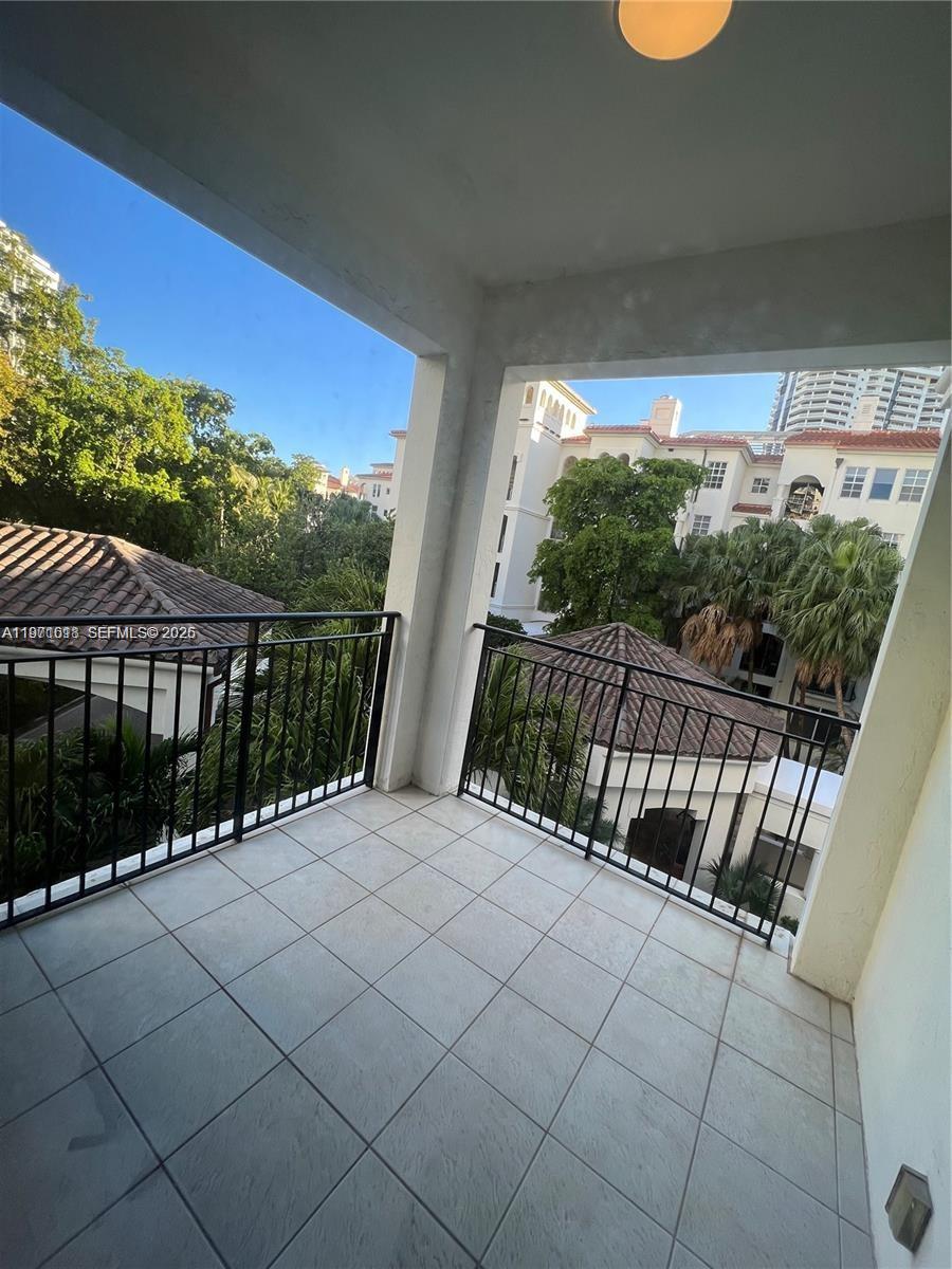 3900 Island Blvd # B308