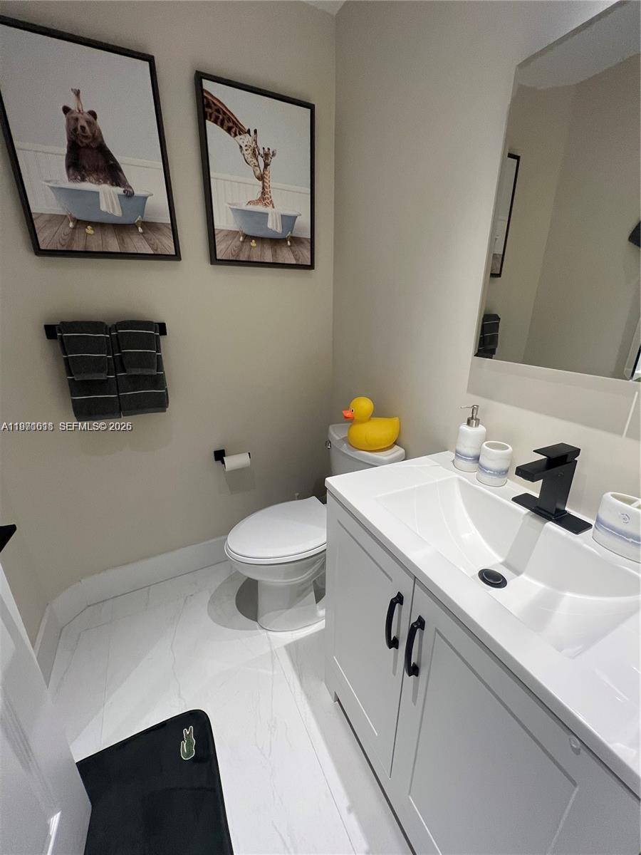 3900 Island Blvd # B308