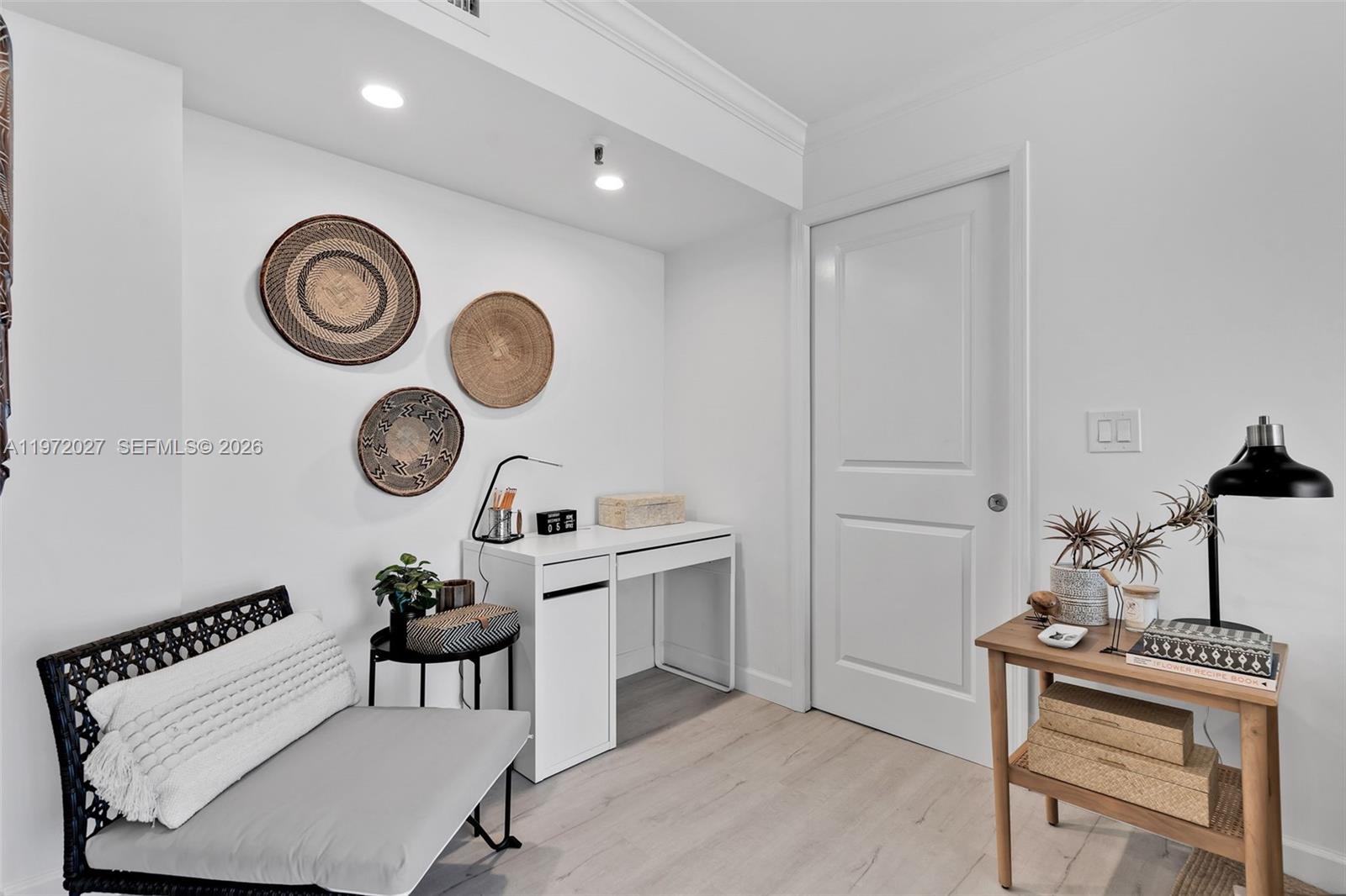 2457 Collins Ave # 503