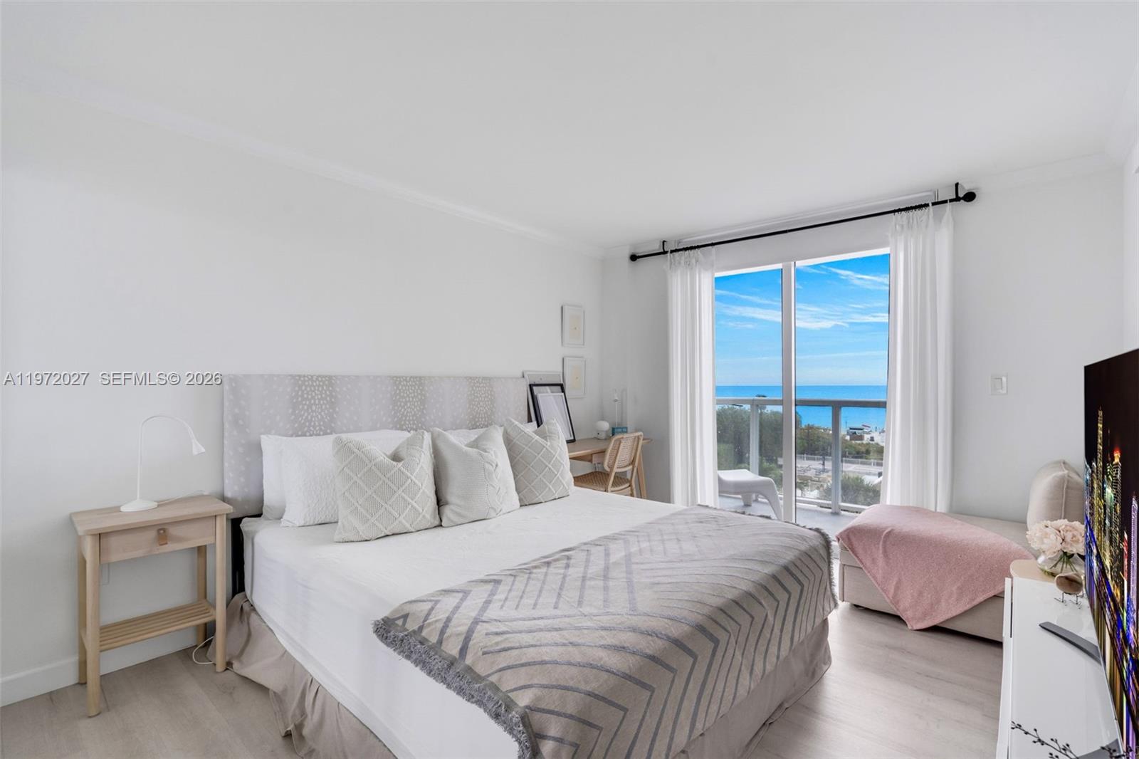 2457 Collins Ave # 503