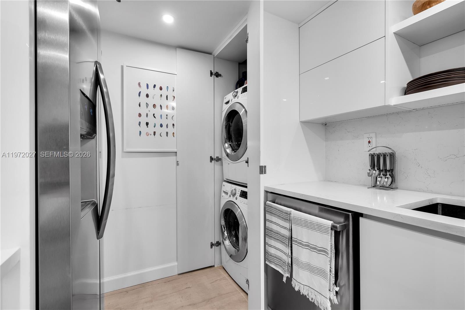 2457 Collins Ave # 503