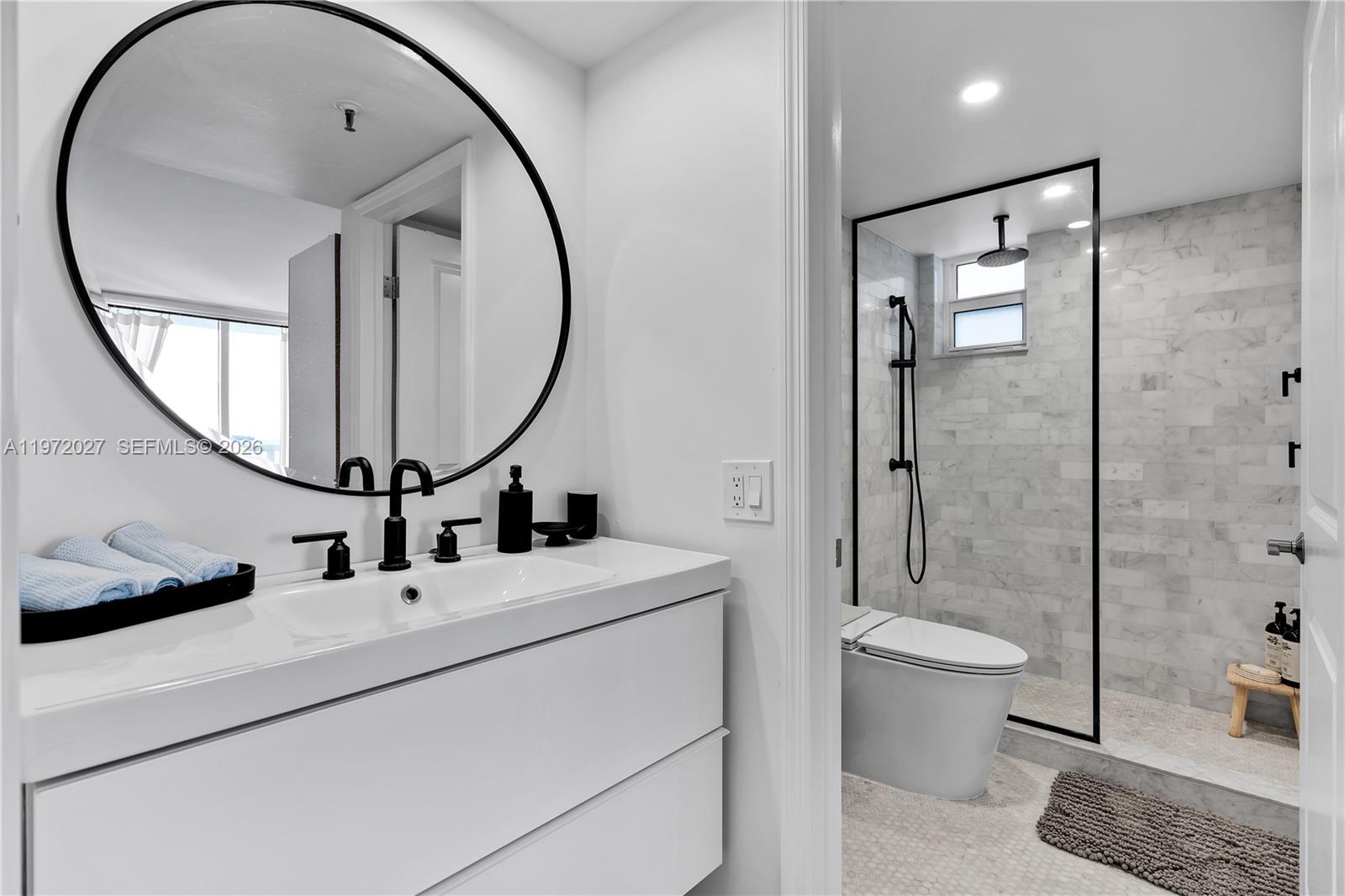 2457 Collins Ave # 503