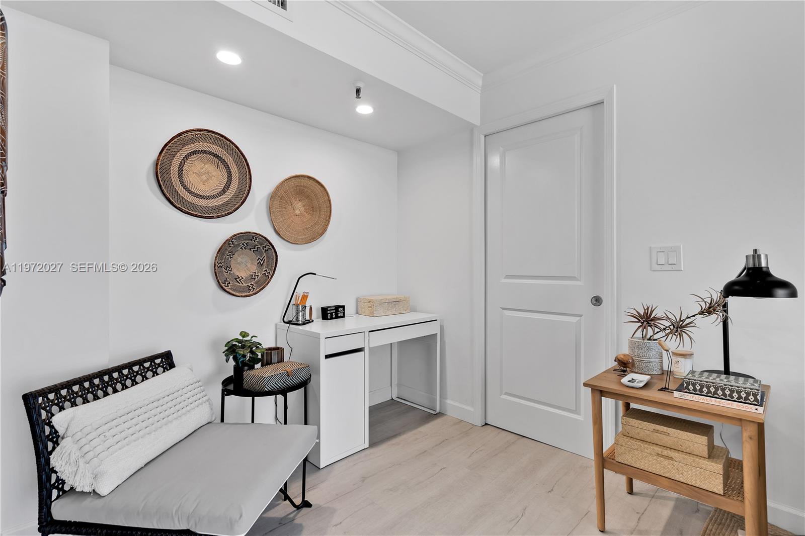 2457 Collins Ave # 503