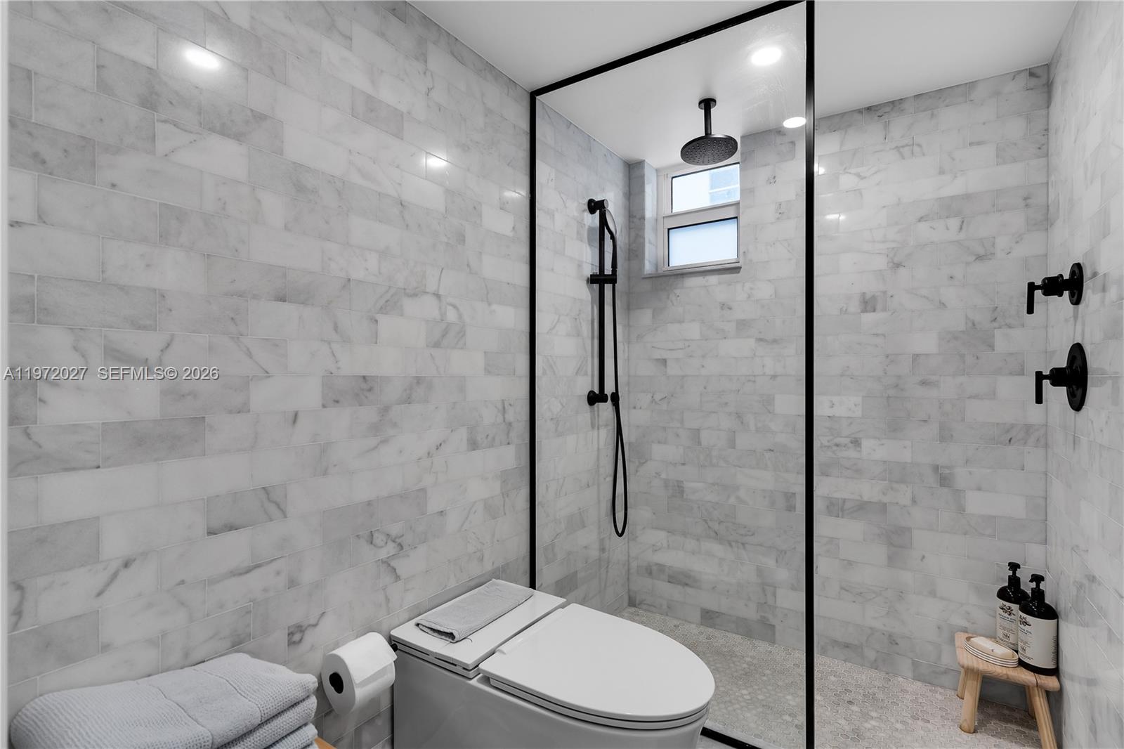 2457 Collins Ave # 503