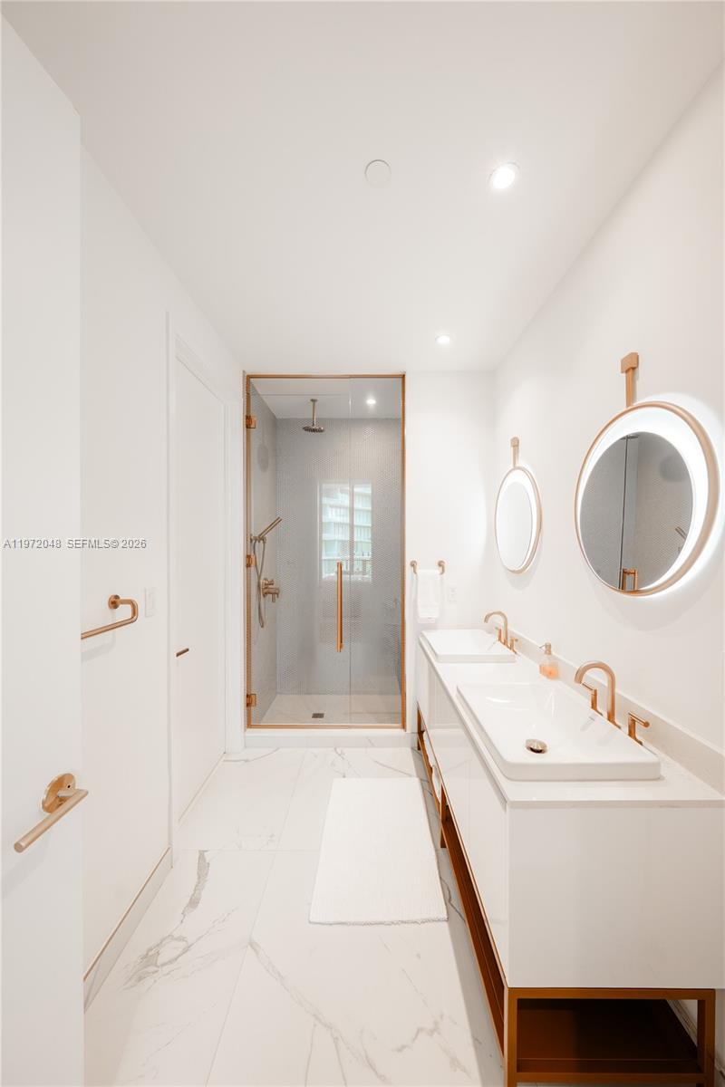 2655 S Bayshore Dr # 1007