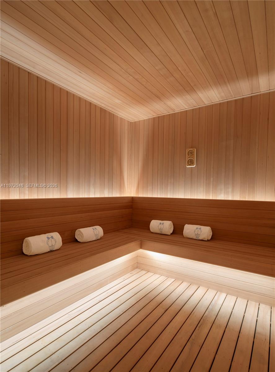 2655 S Bayshore Dr # 1007