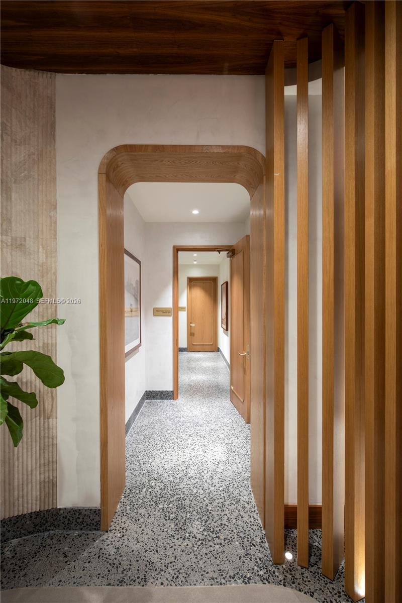 2655 S Bayshore Dr # 1007