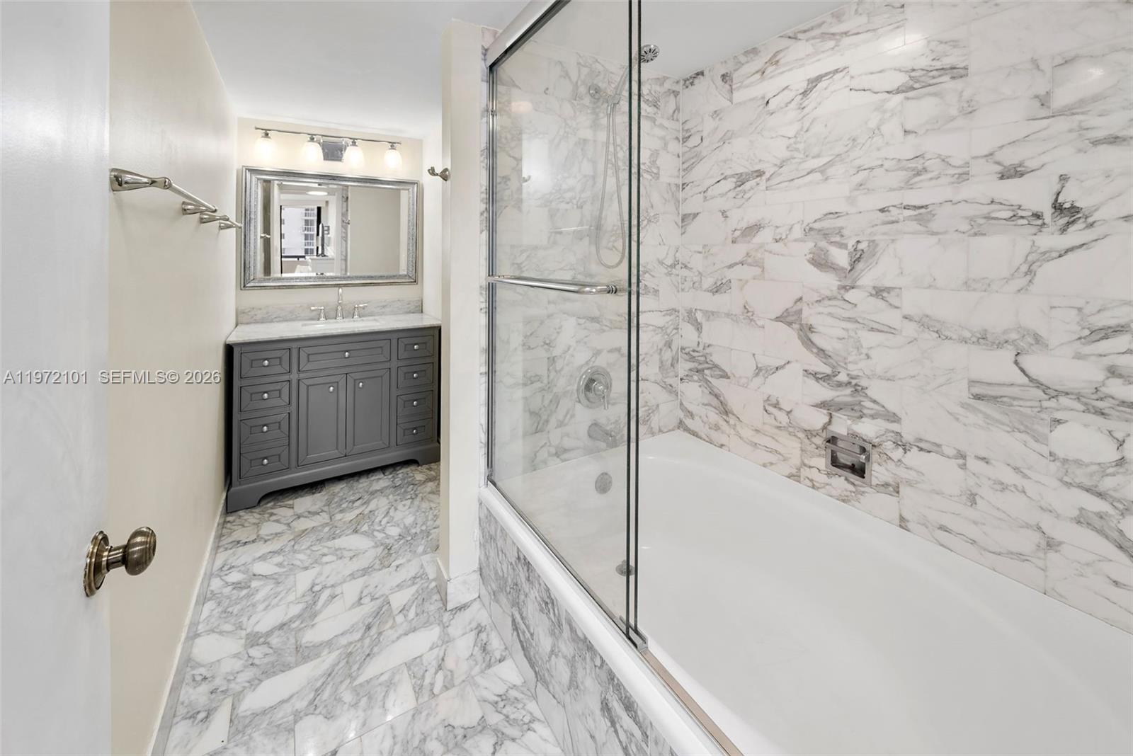 2555 Collins Ave # 1414