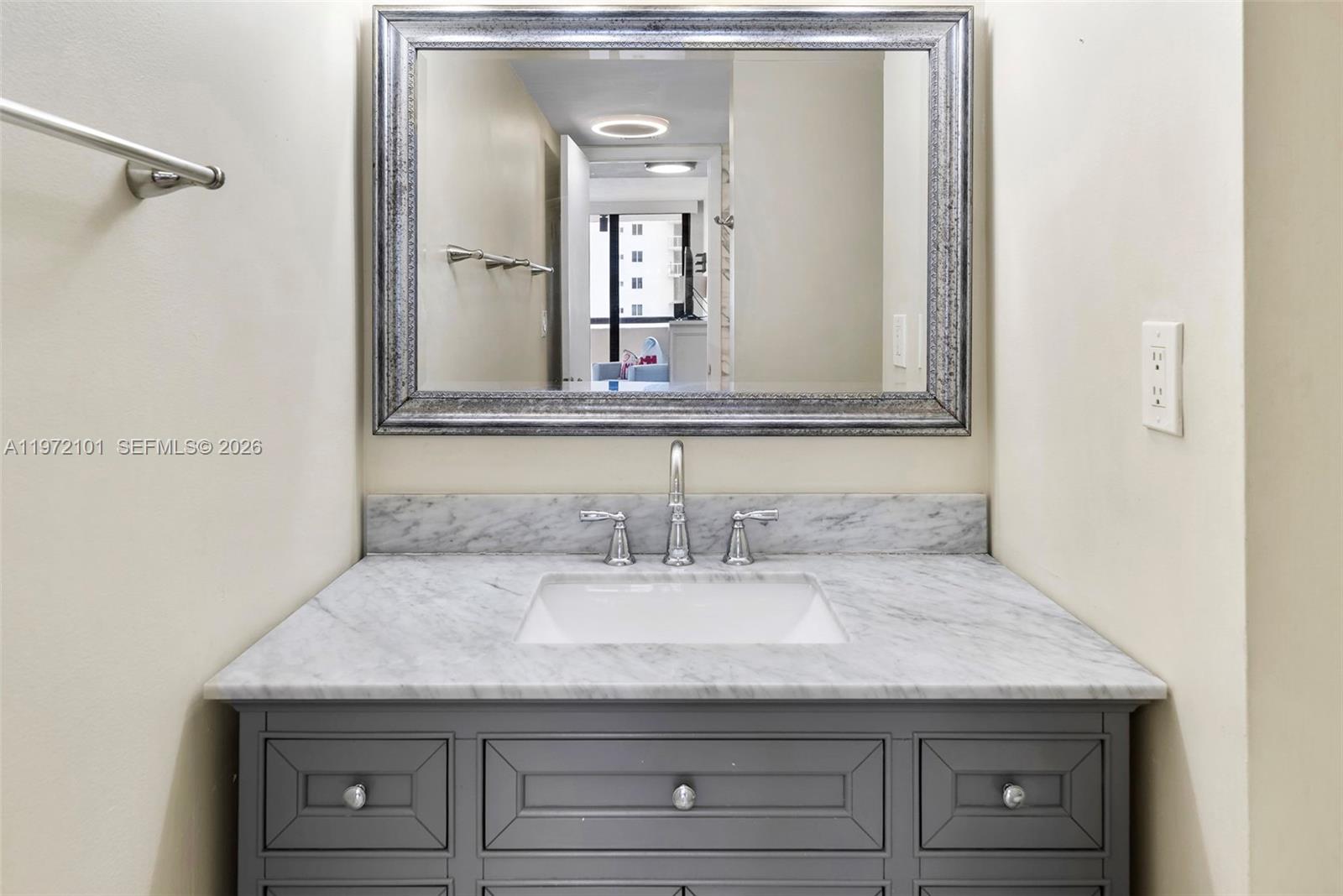 2555 Collins Ave # 1414