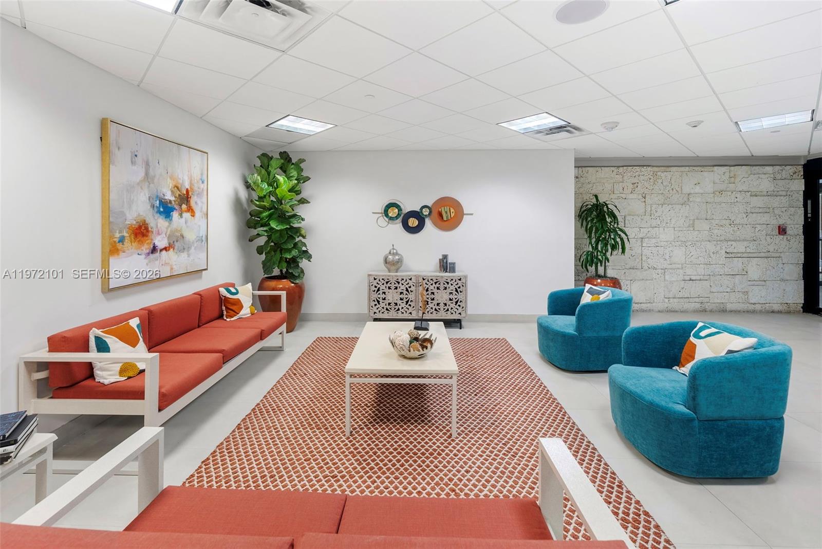 2555 Collins Ave # 1414