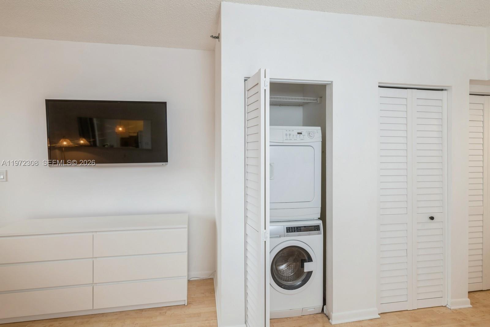 540 Brickell Key Dr # 504