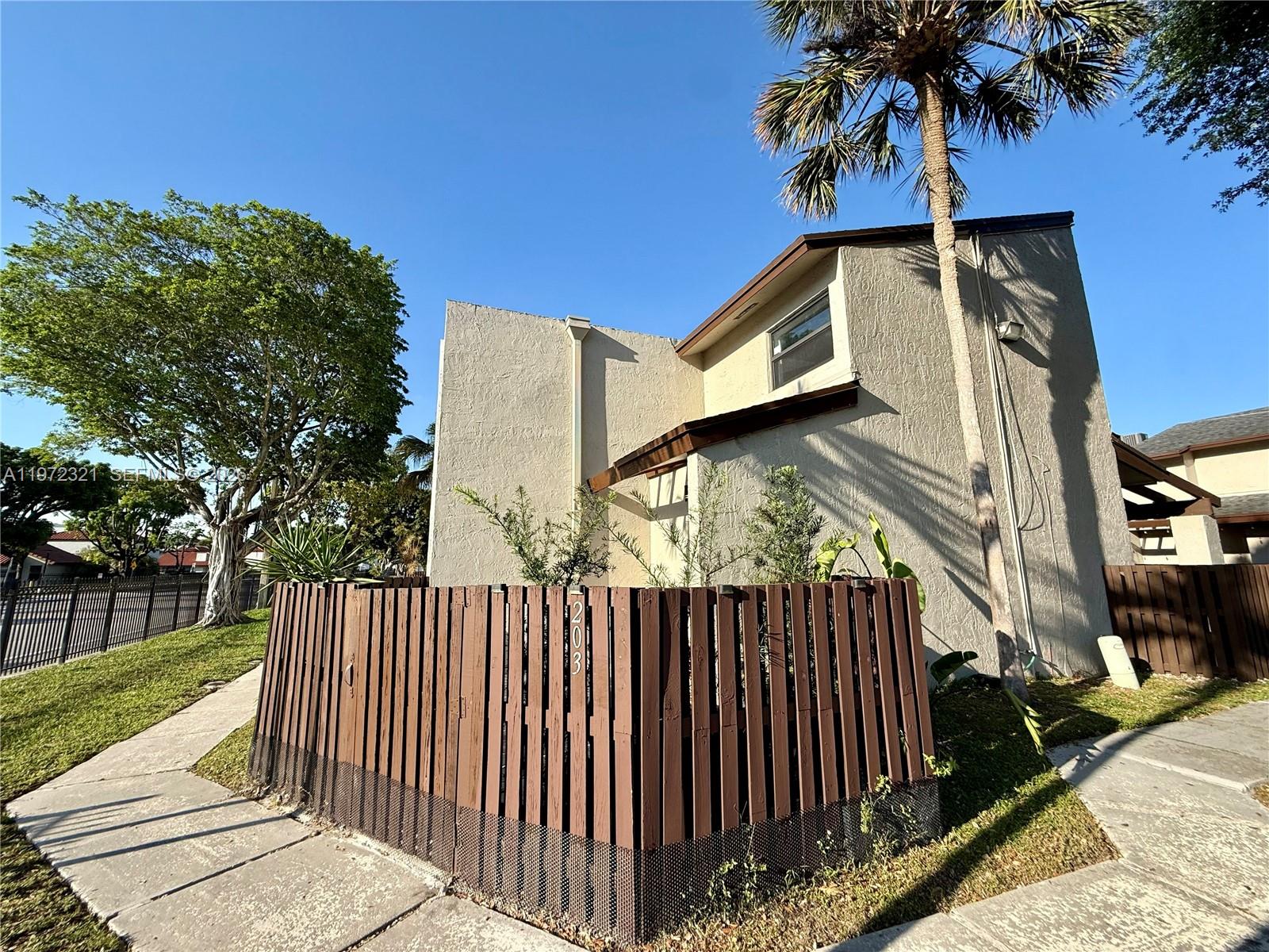 10231 Fontainebleau Blvd # 203