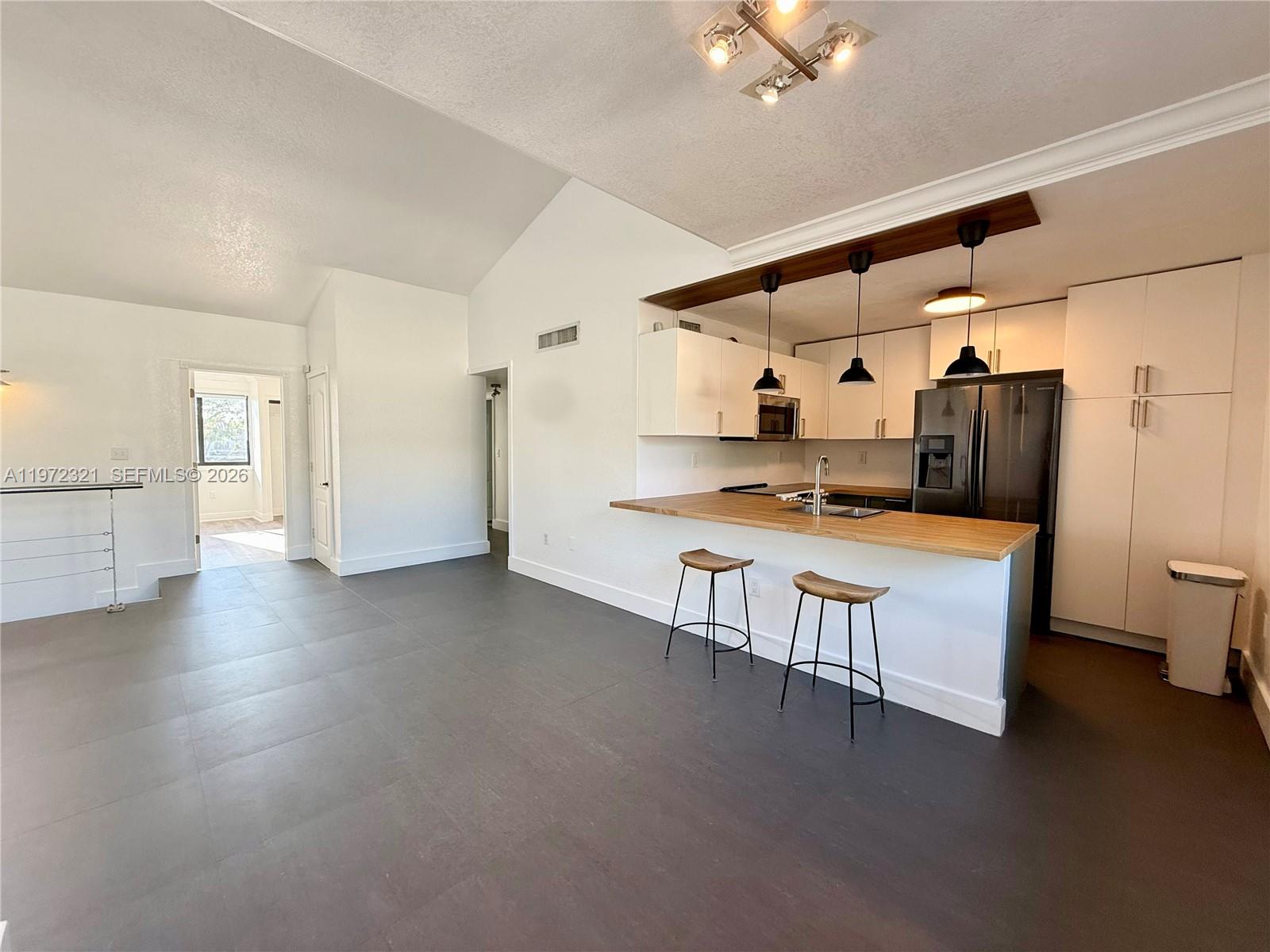 10231 Fontainebleau Blvd # 203