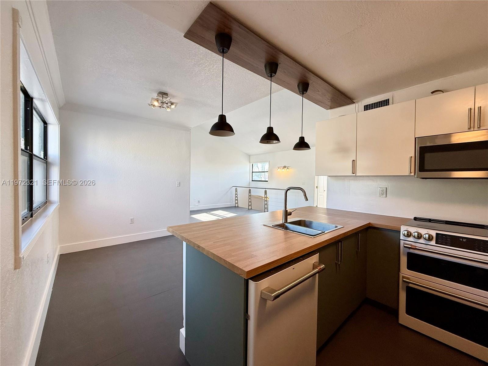 10231 Fontainebleau Blvd # 203