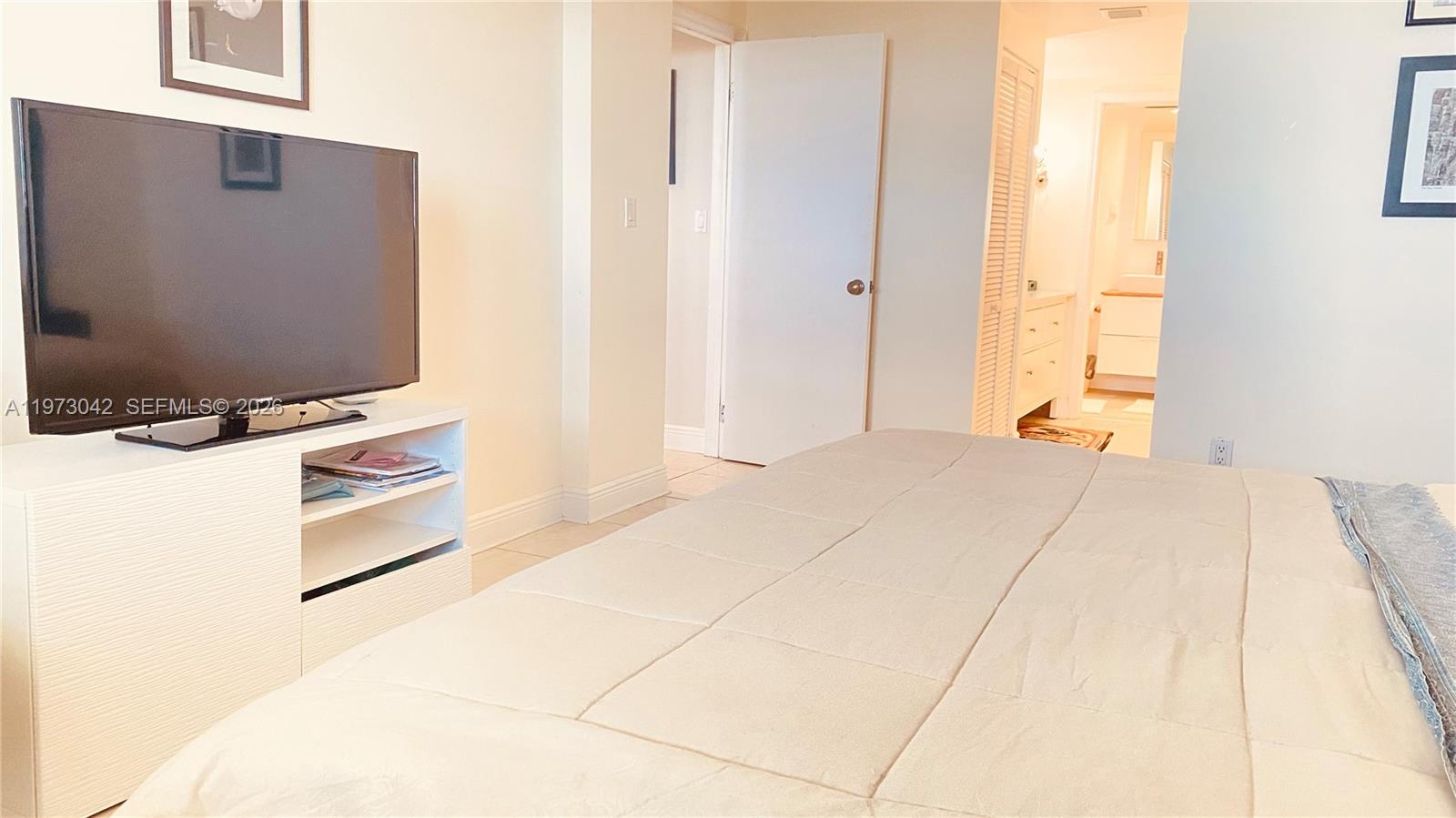 177 Ocean Lane Dr # 1008