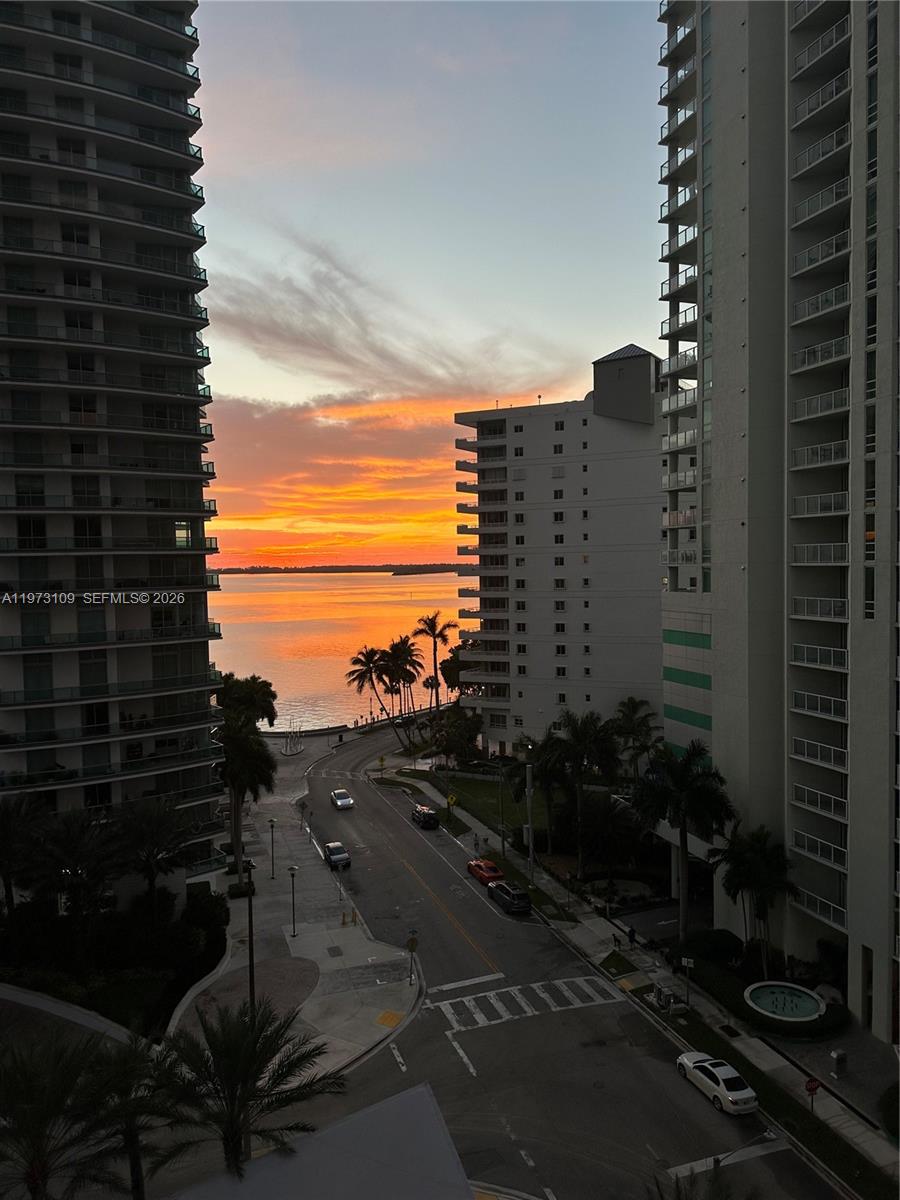 1300 Brickell Bay Dr # 903