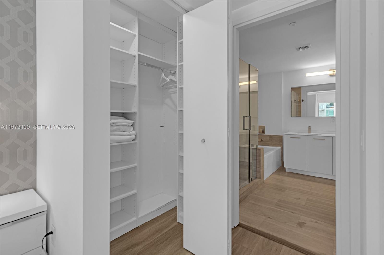 1300 Brickell Bay Dr # 903