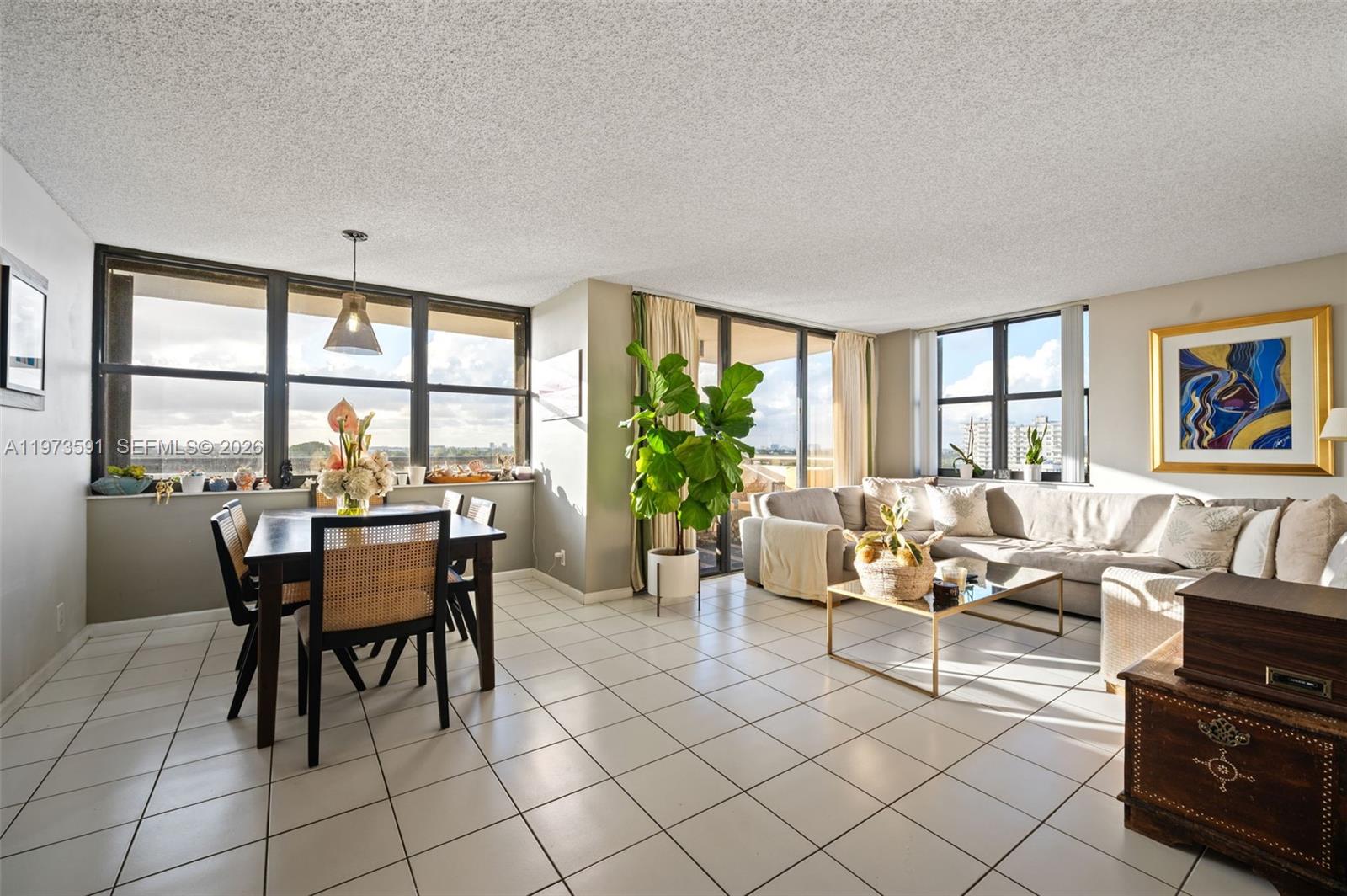 2555 Collins Ave # 1002